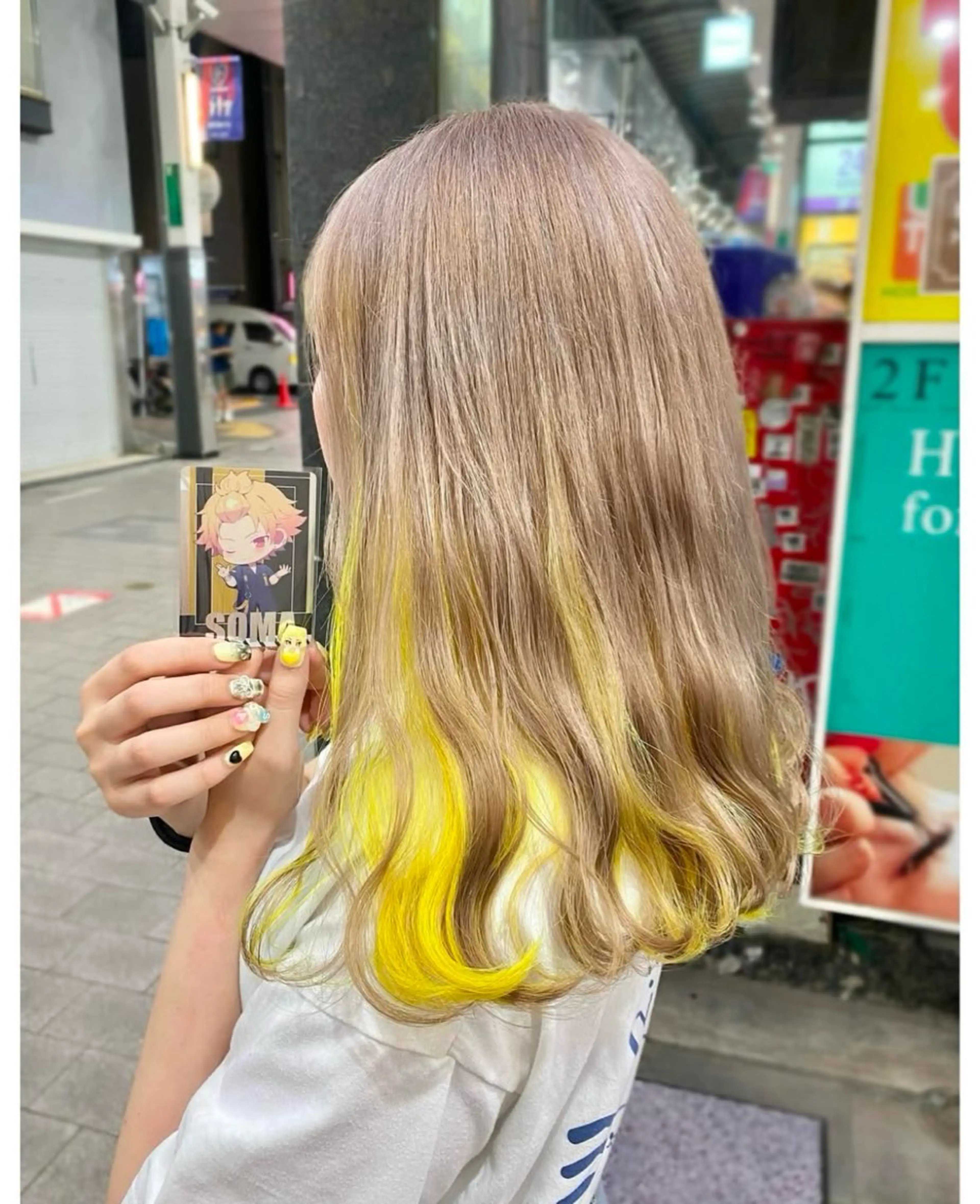 ミディアム カラー イエローカラー ヘアカラー GARU-ガル-所属・TSUNO🦖 派手髪/オタク美容師のヘアスタイル
