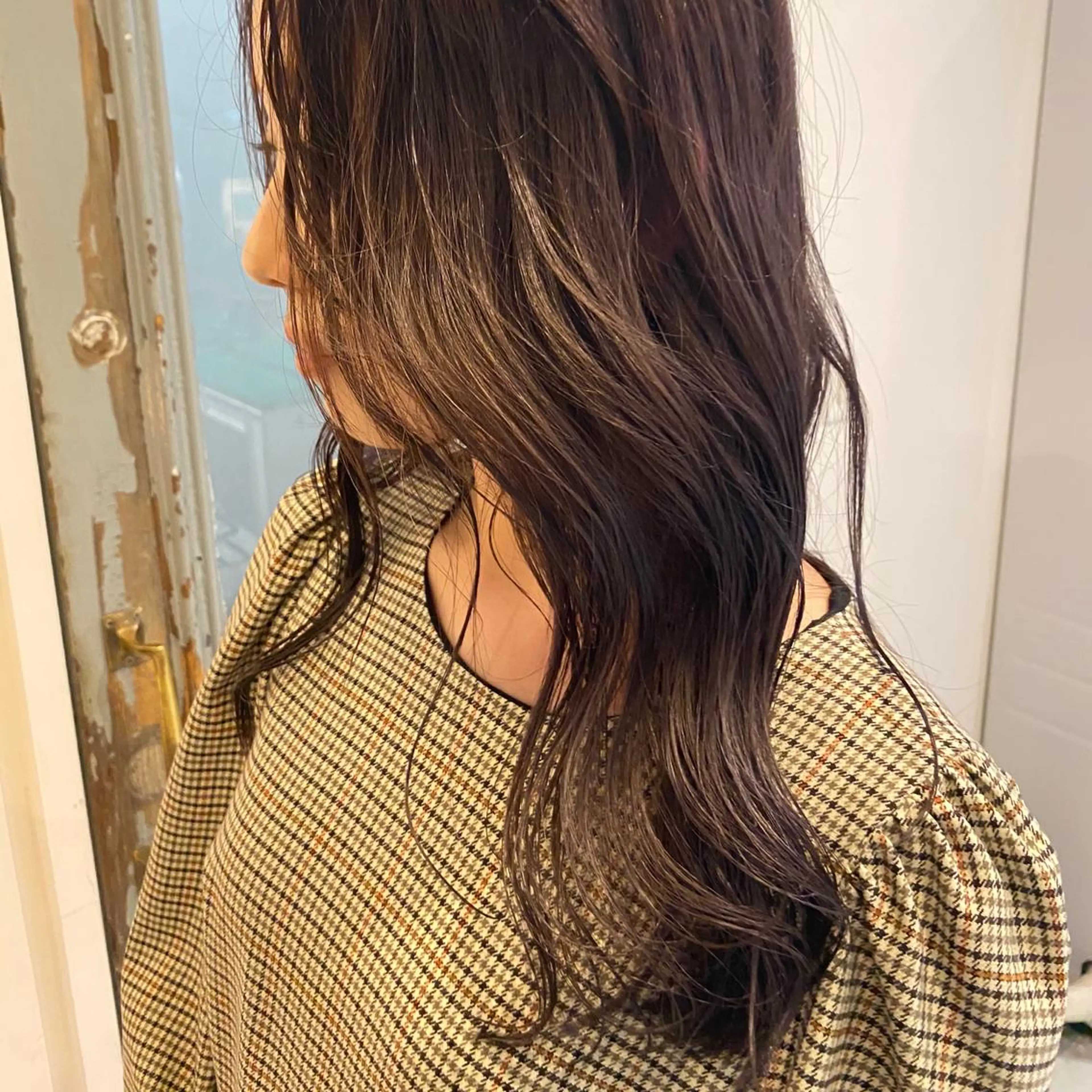 セミロング カラー vixus mamiのヘアスタイル