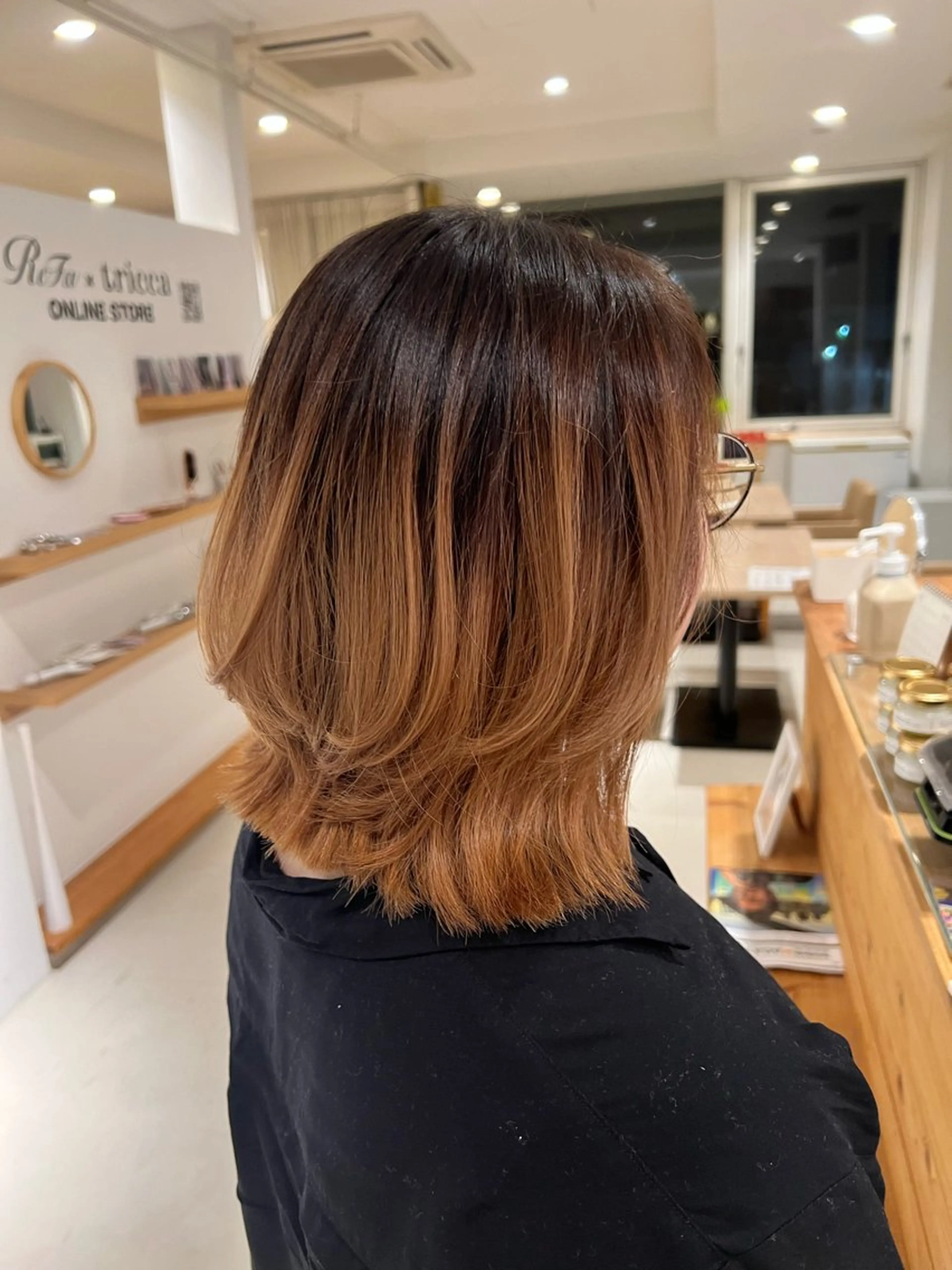 ミディアム カラー TRICCA 銀座所属・奏羽　"ショート ・ボブ ・レイヤー"のヘアスタイル
