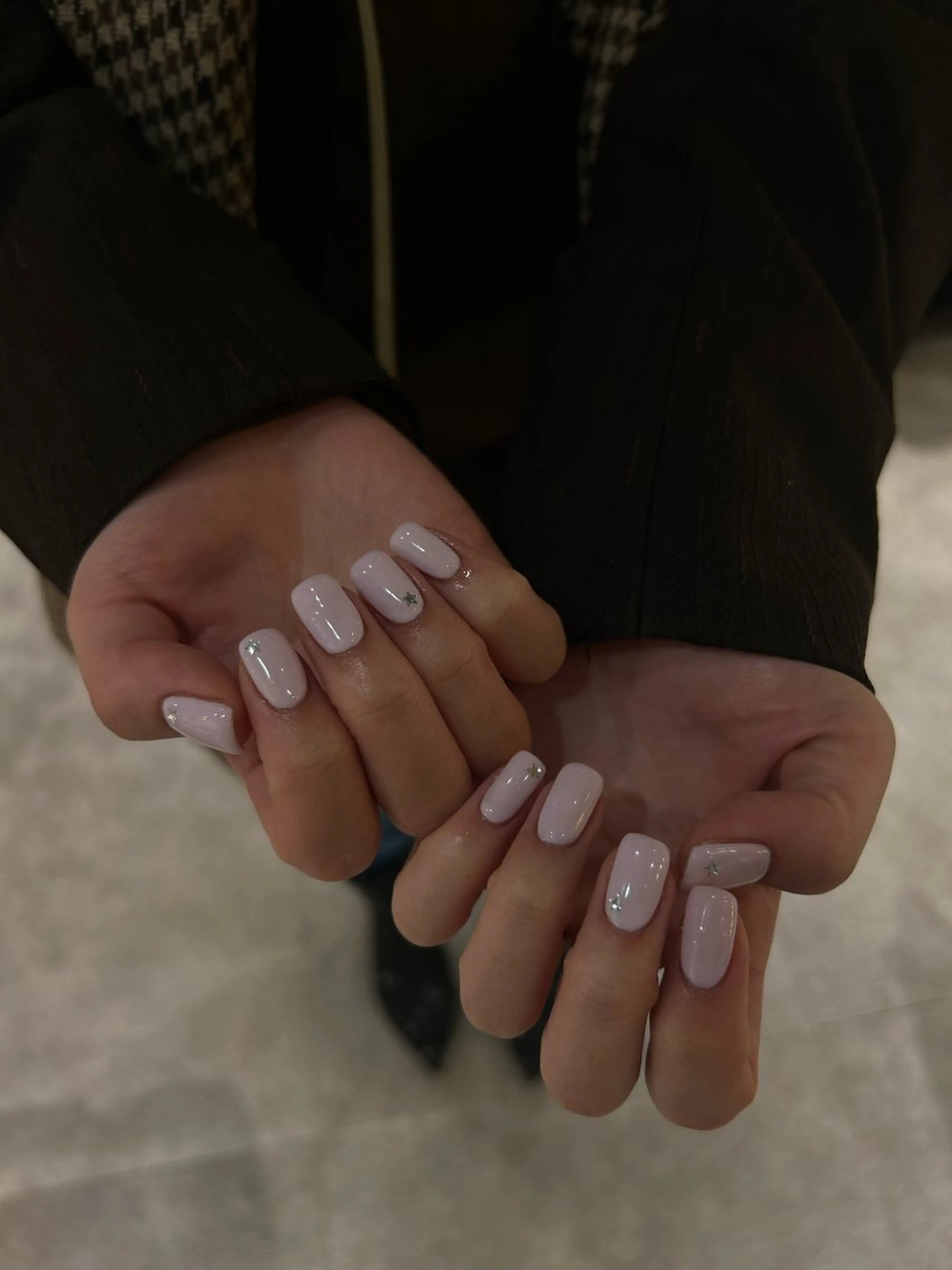 ネイル ワンカラーネイル シンプルネイル ハンドネイル mira🍀 艶カラー/ネイリストのヘアスタイル