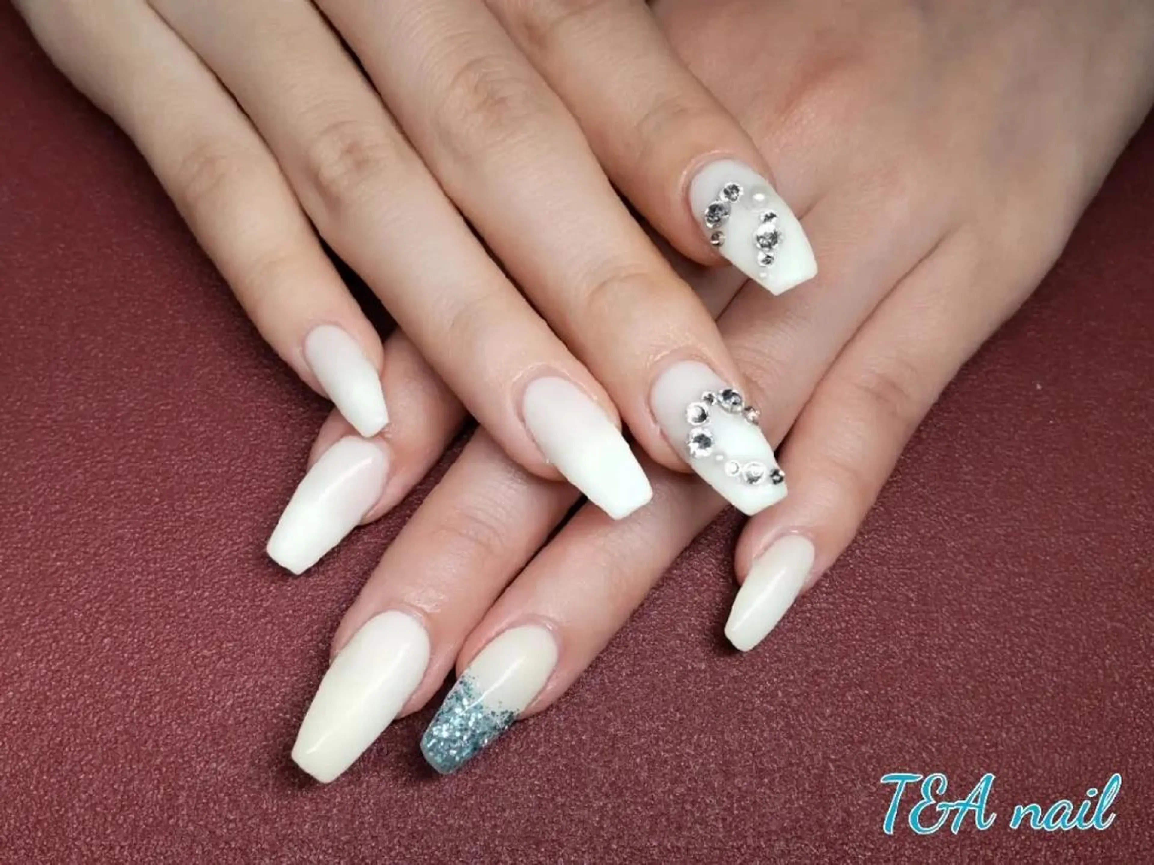 ネイル セミロング 長さ出し ジェルネイル ハート キラキラネイル ニュアンスネイル ハンドネイル T&A nailのネイルデザイン