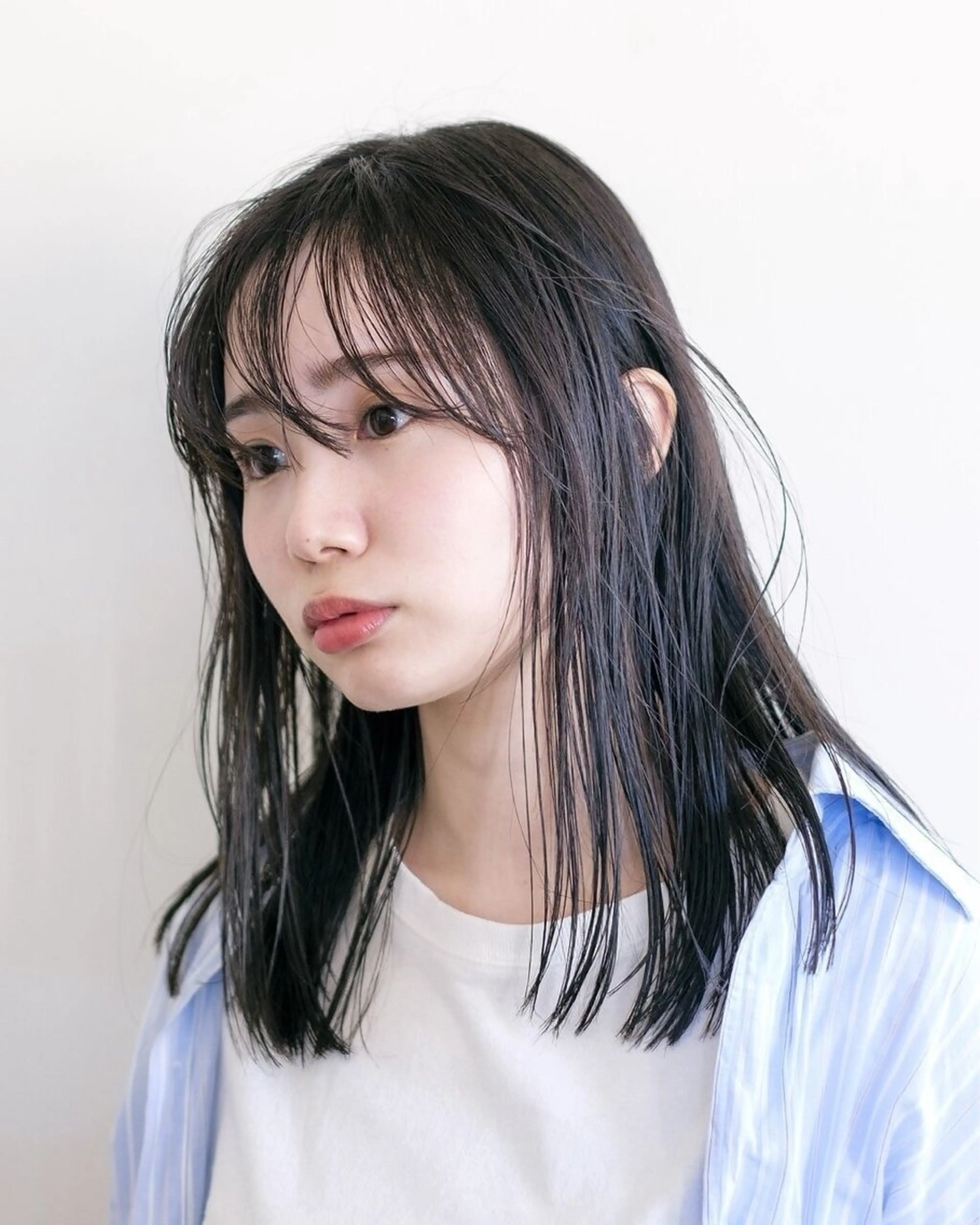 ミディアム 間瀬 玲央のヘアスタイル