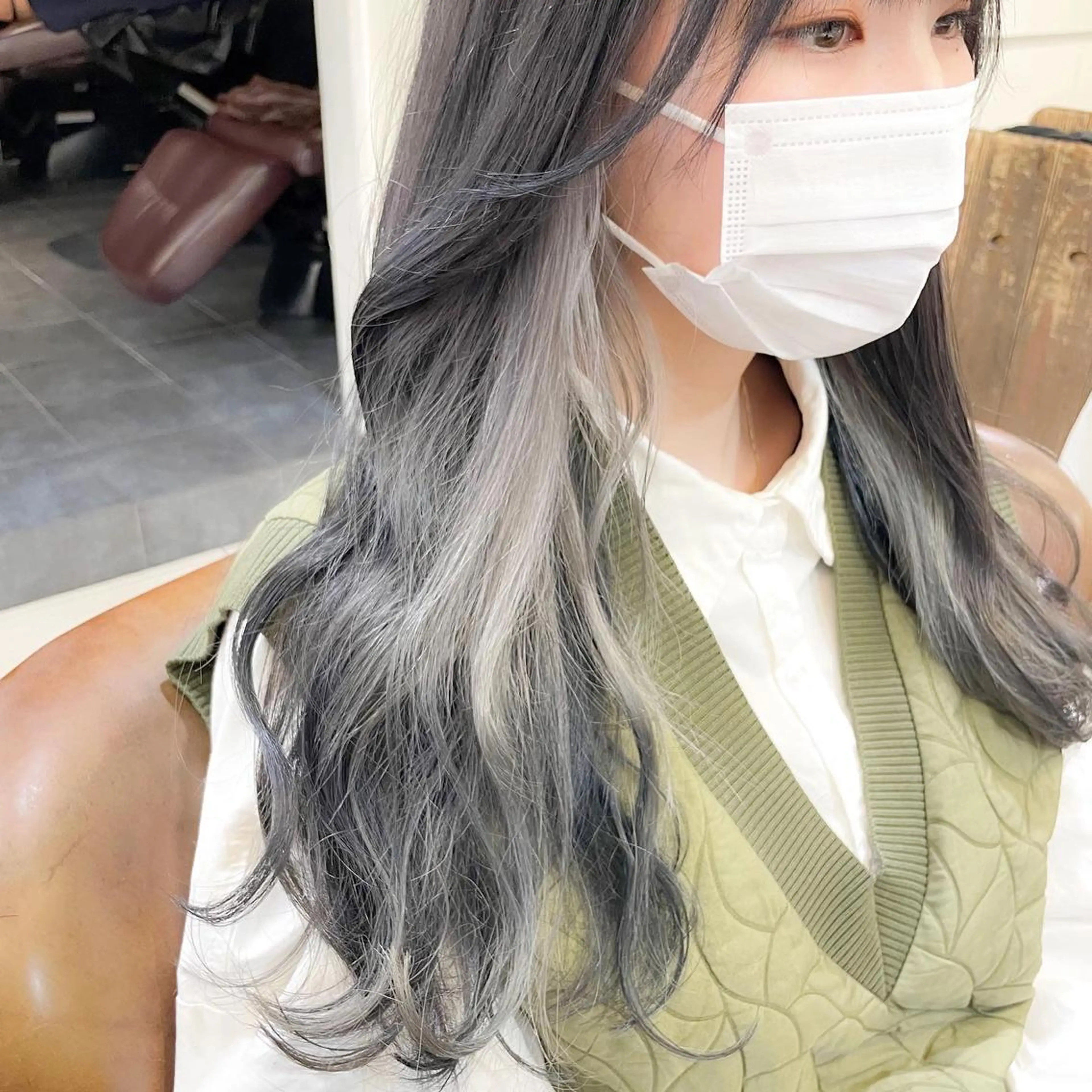 ロング カラー ブリーチ インナーカラー シルバー ホワイトシルバー ヘアカラー ✨カラー支持No.1 🧸ワキ カナコ🧸のヘアスタイル