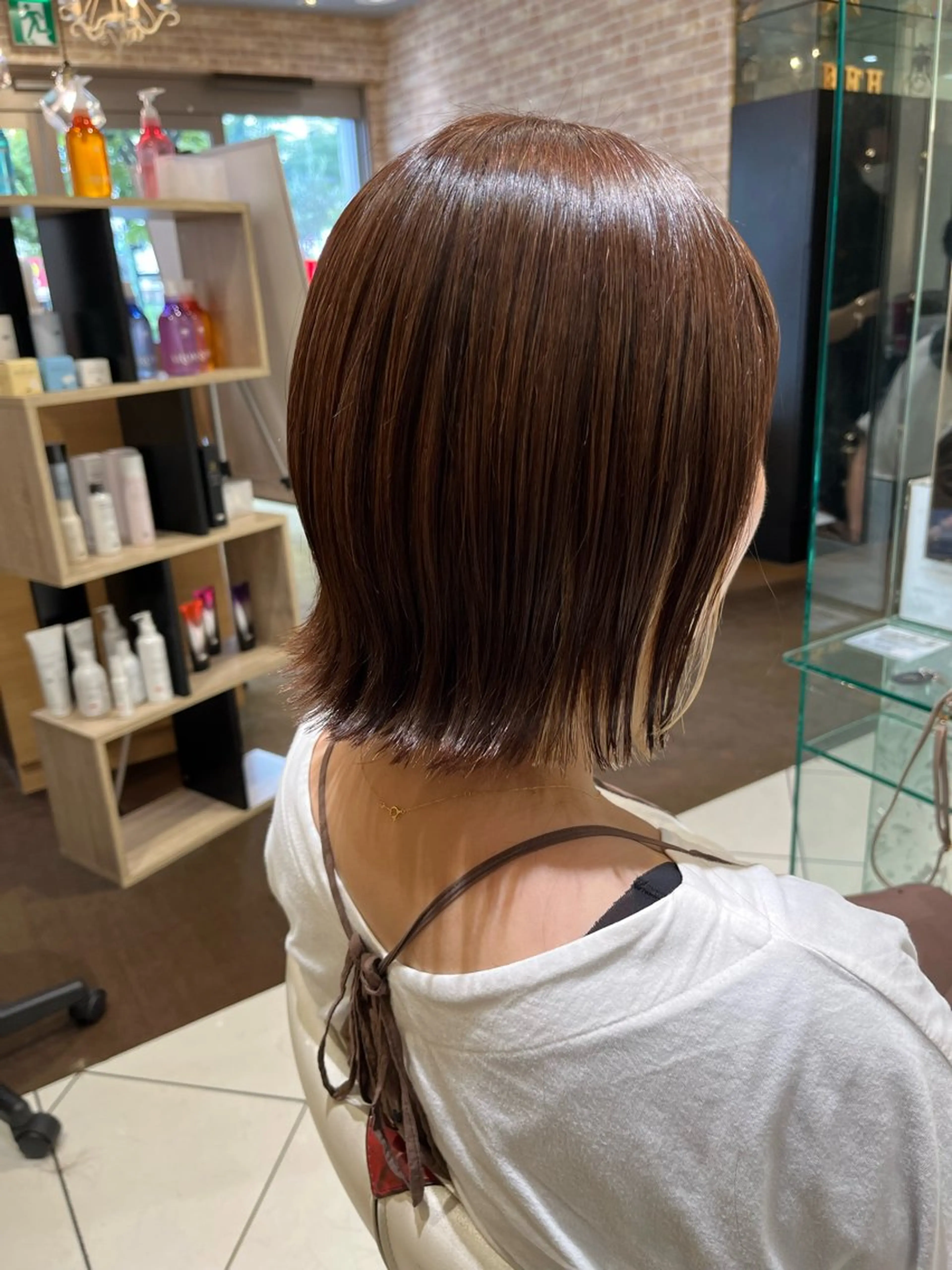 ショート カラー ボブ レイヤーカット 外ハネヘア ヘアカラー トリートメント 髪質改善美容師 鈴木のヘアスタイル
