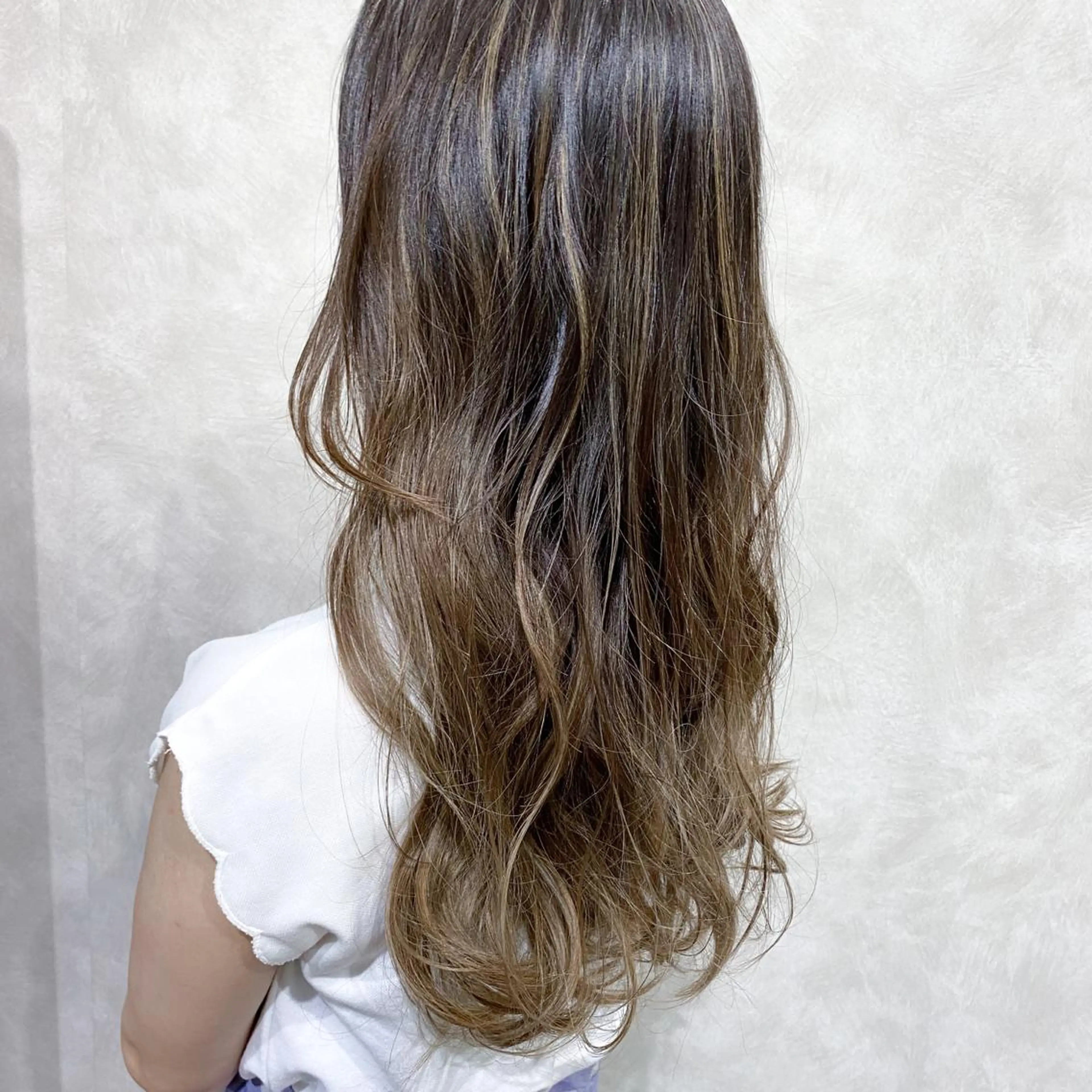 ロング カラー グレージュ ハイライトカラー ハイライト ヘアカラー トリートメント Meena by urban所属・丹羽 隼人/髪質改善 /韓国ヘア🇰🇷のヘアスタイル