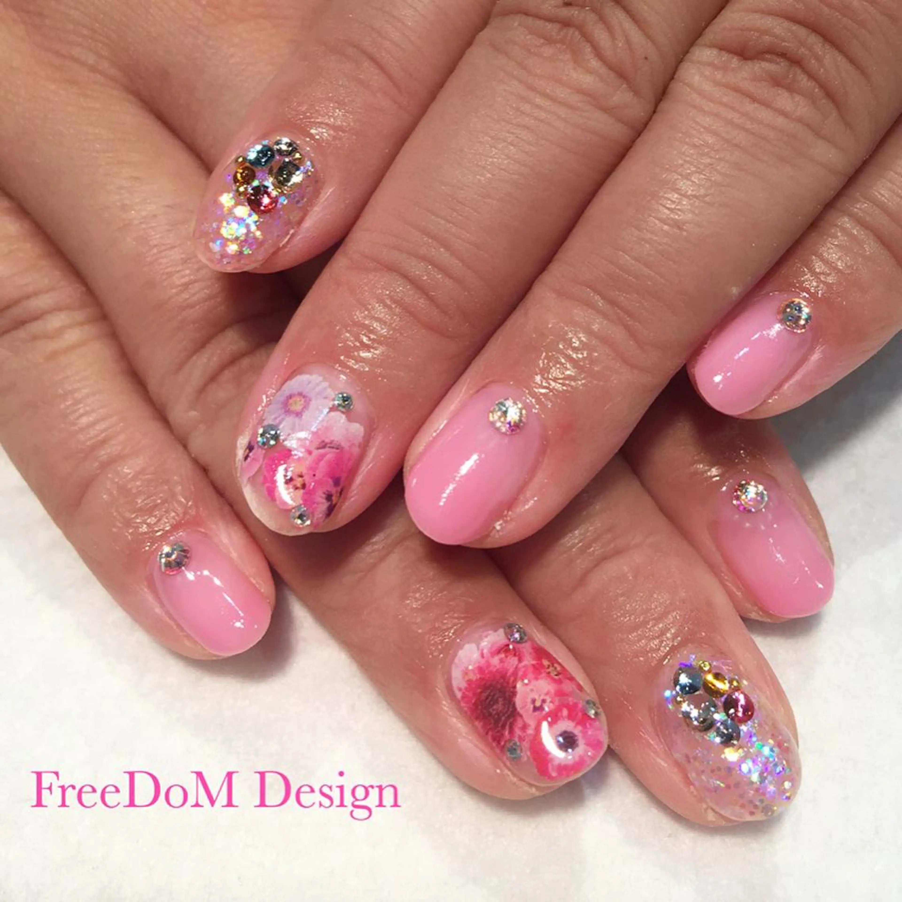 ネイル アートネイル ＦreeDoＭ   Design所属・W KUMIのネイルデザイン