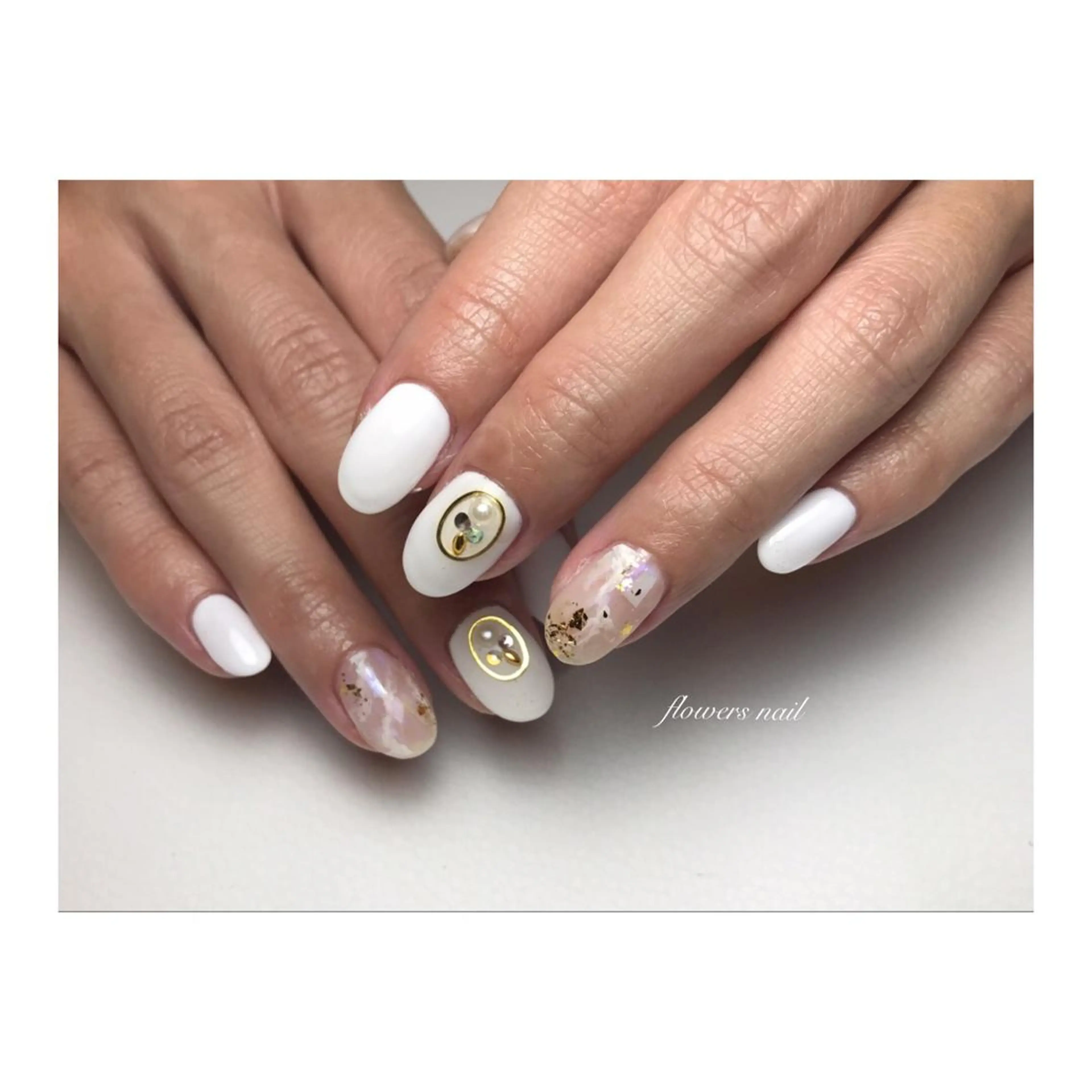 ネイル ワンカラーネイル ホワイト flowers nailのネイルデザイン