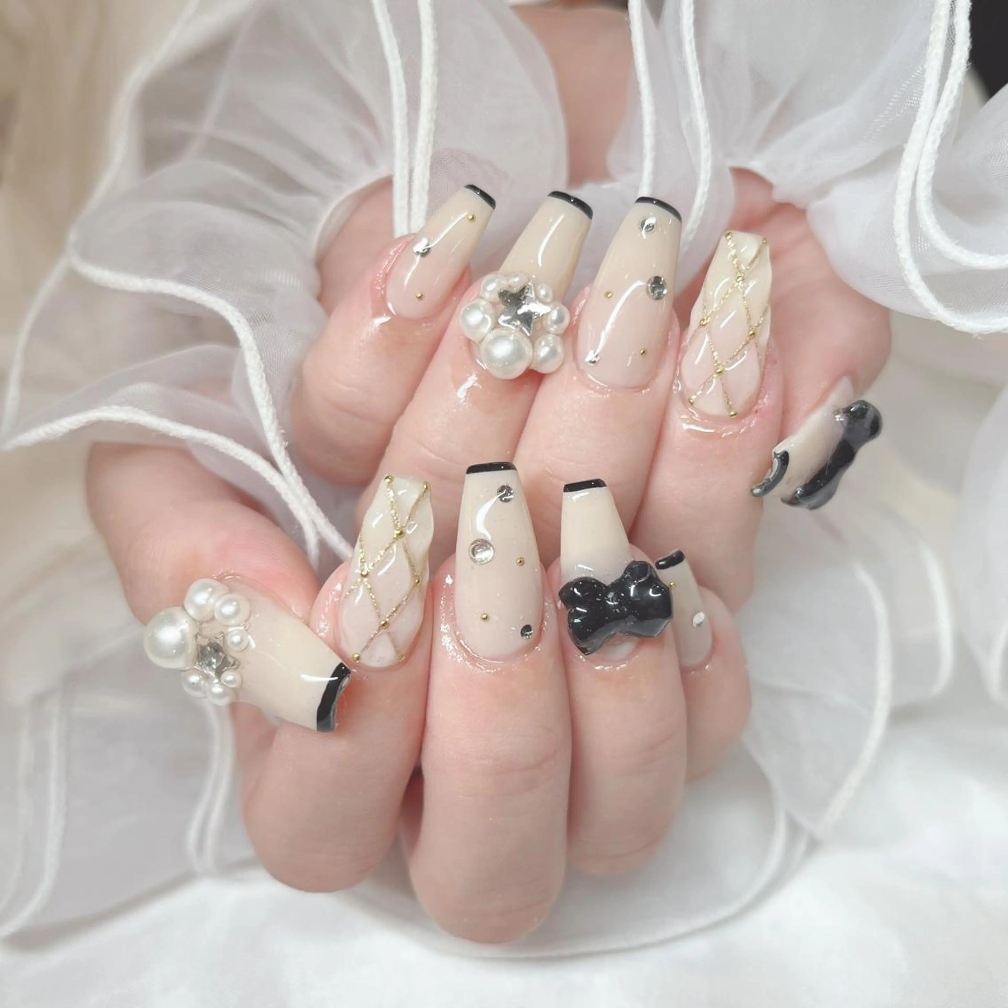 ネイル フレンチネイル nailsalon moca 堀江店所属・moca堀江店 momokaのネイルデザイン