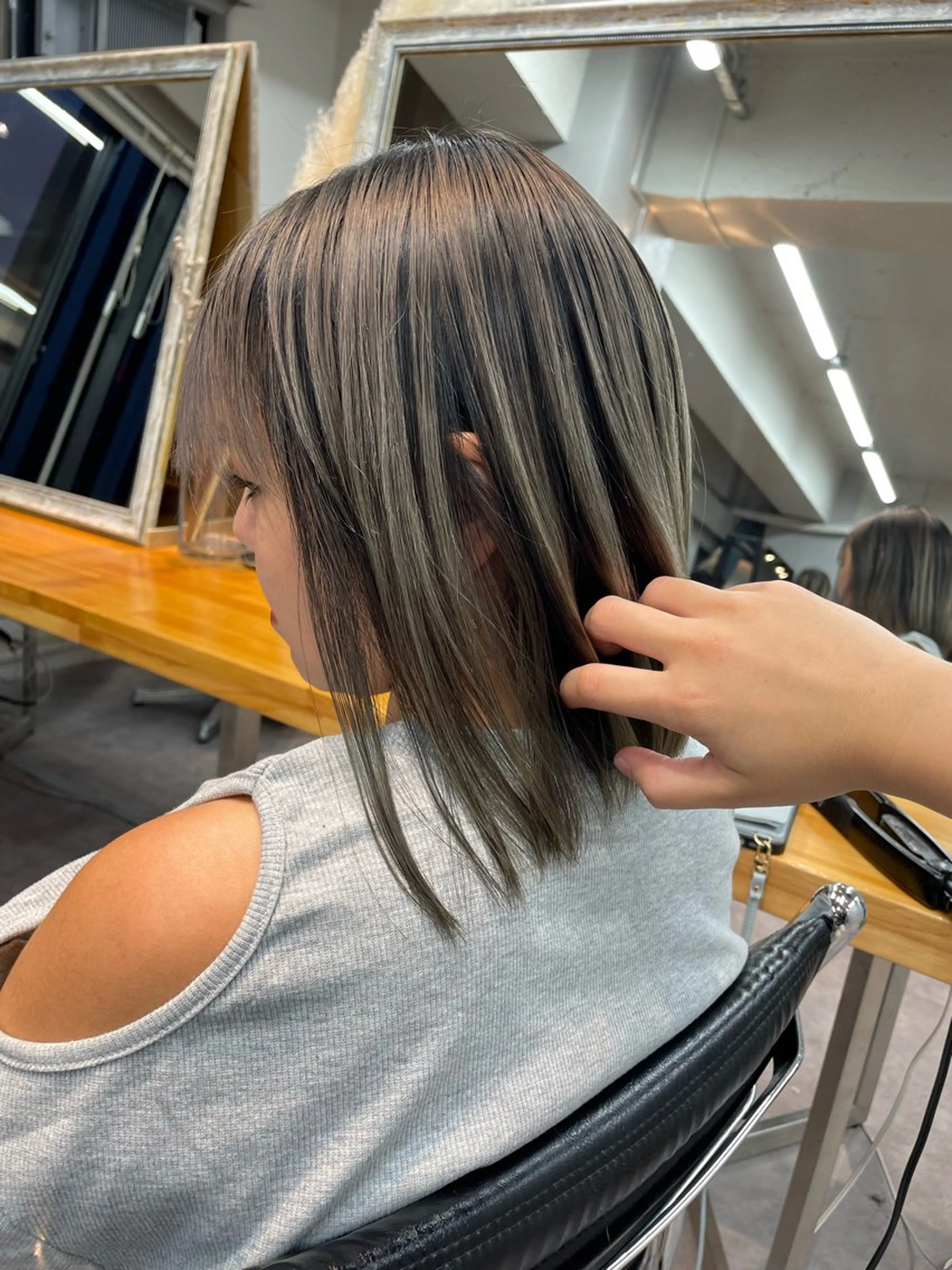 ミディアム カラー 🌸柔らかハイトーン 🧃Shionのヘアスタイル