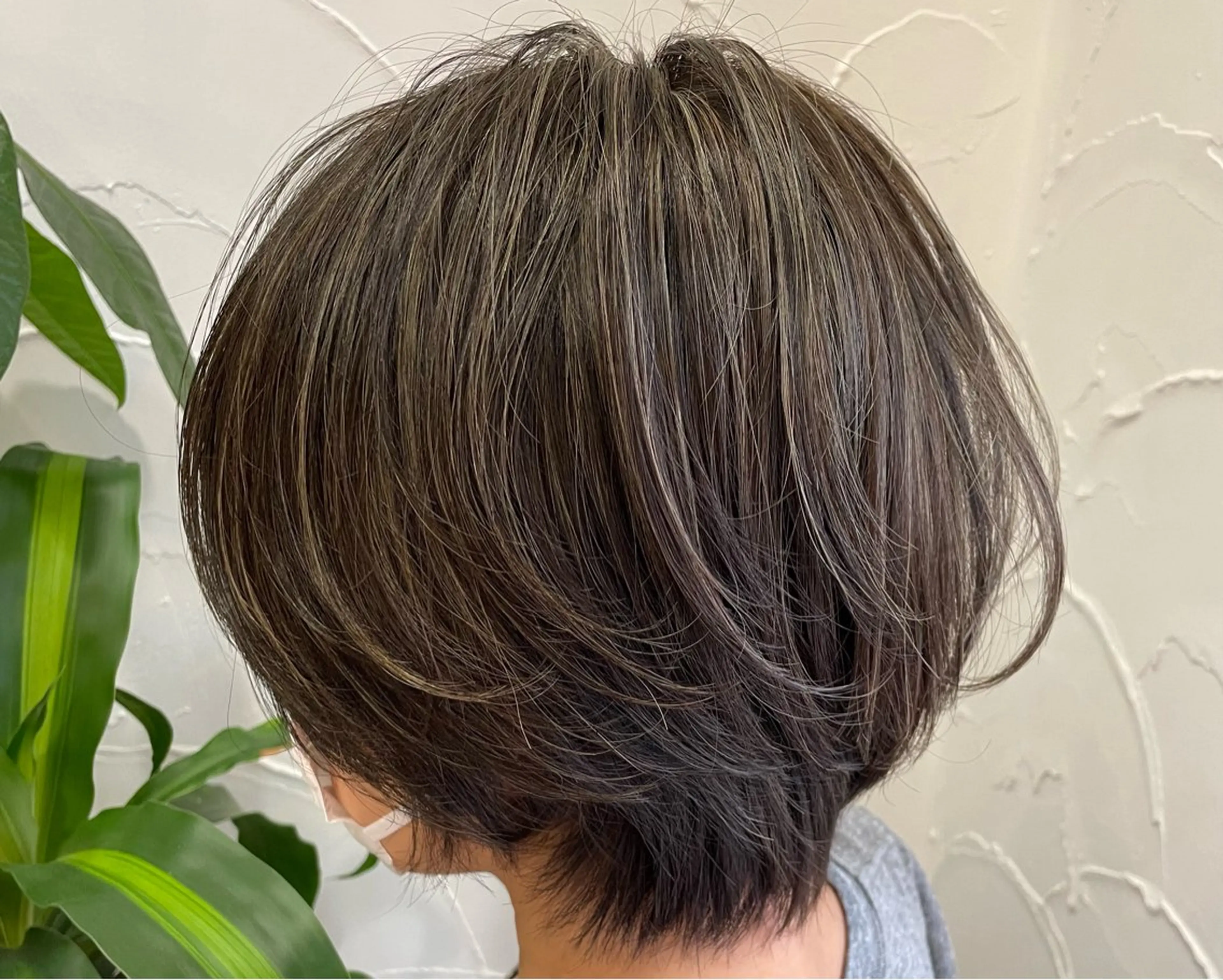 ショート カラー ハイライトカラー ハイライト ショートヘア オタクアイリスト 🎀🪞山﨑愛菜のマツエク・マツパデザイン