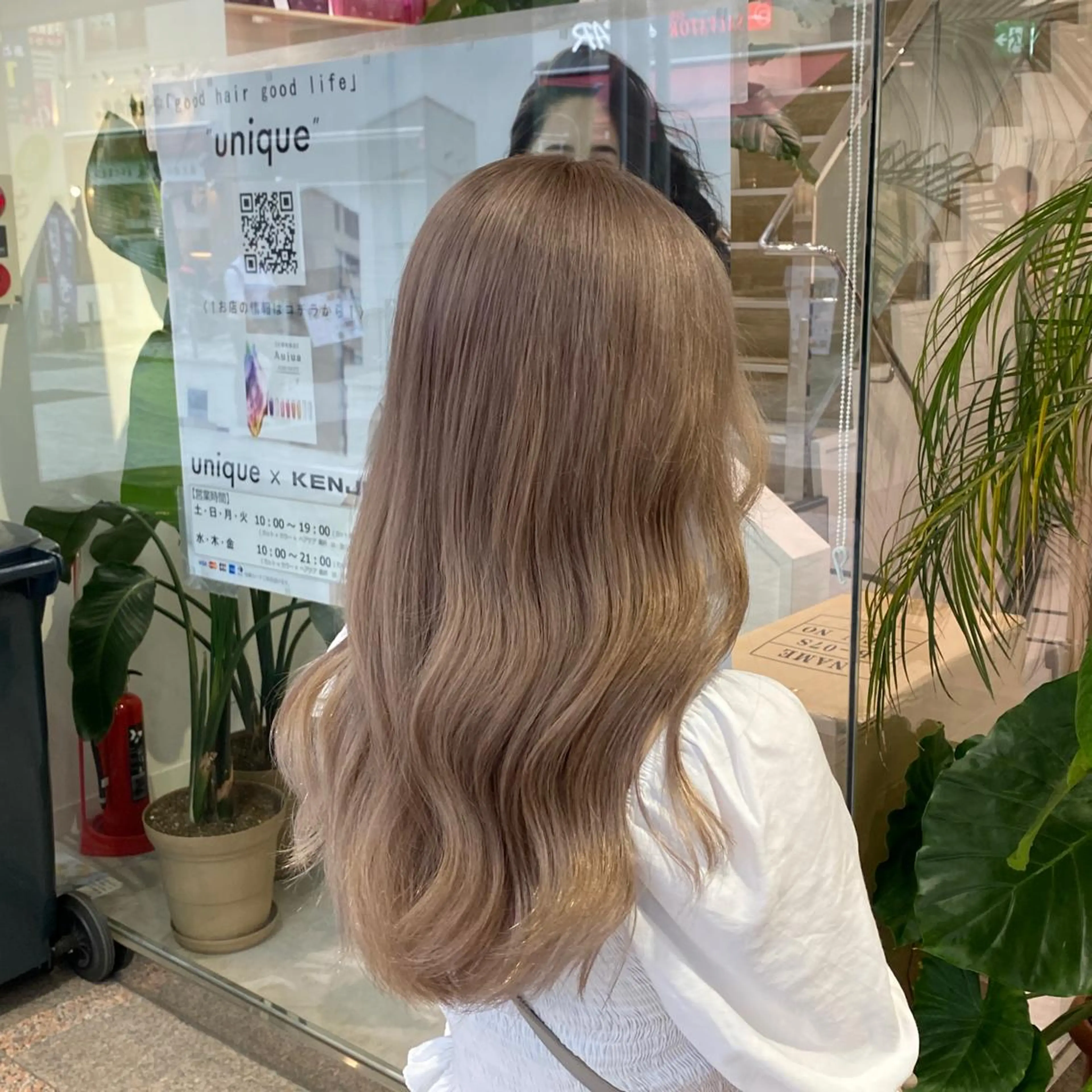 ロング カラー ベージュカラー ミルクティーベージュ THE ESCALA 町田所属・町田縮毛矯正/ 髪質改善/美髪特化のヘアスタイル