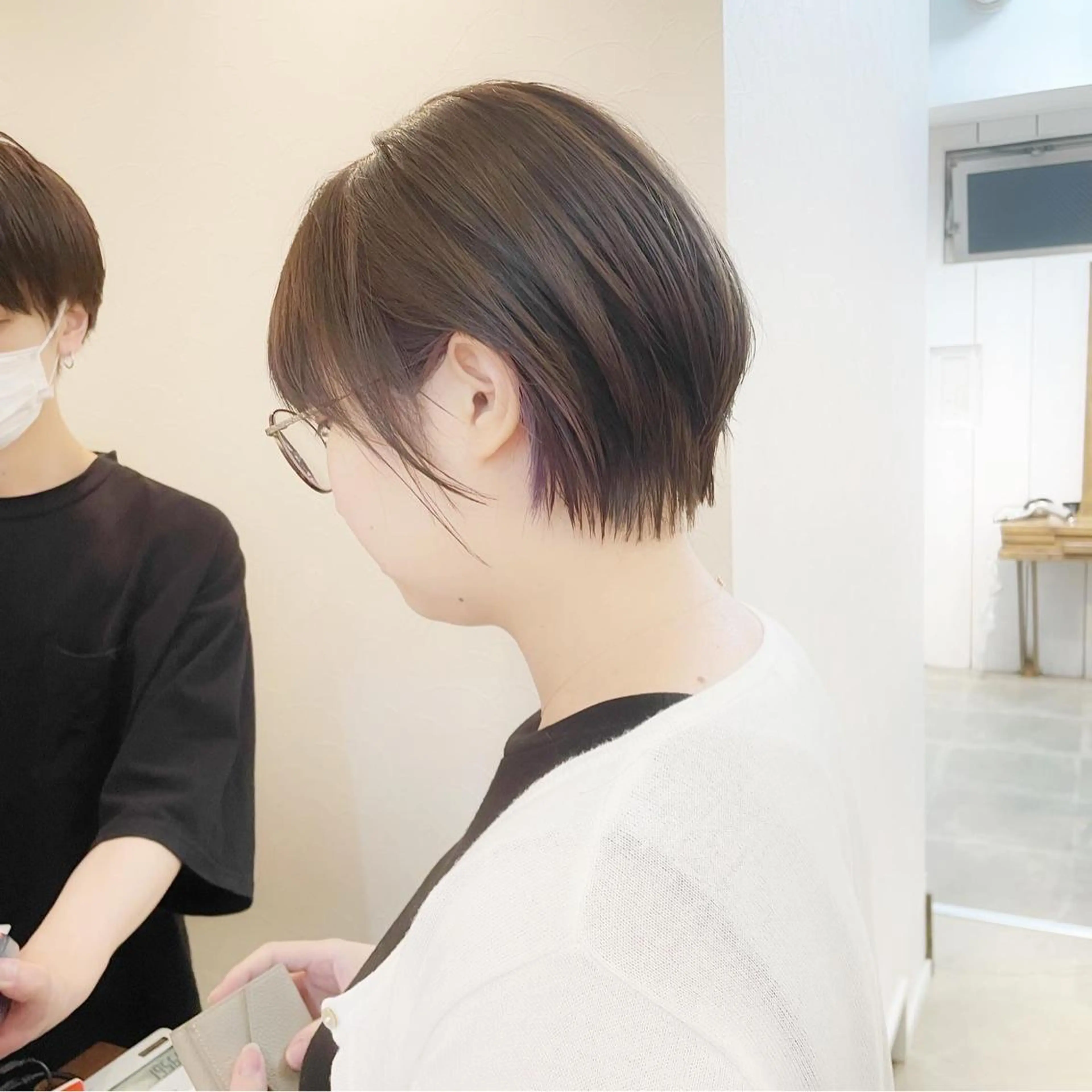 ショート ショートレイヤー 丸みショート くびれヘア くせ毛 レイヤーカット カット ヘアカラー トリートメント newline銀座所属・銀座ショート/ 大人ショート/金子涼のヘアスタイル