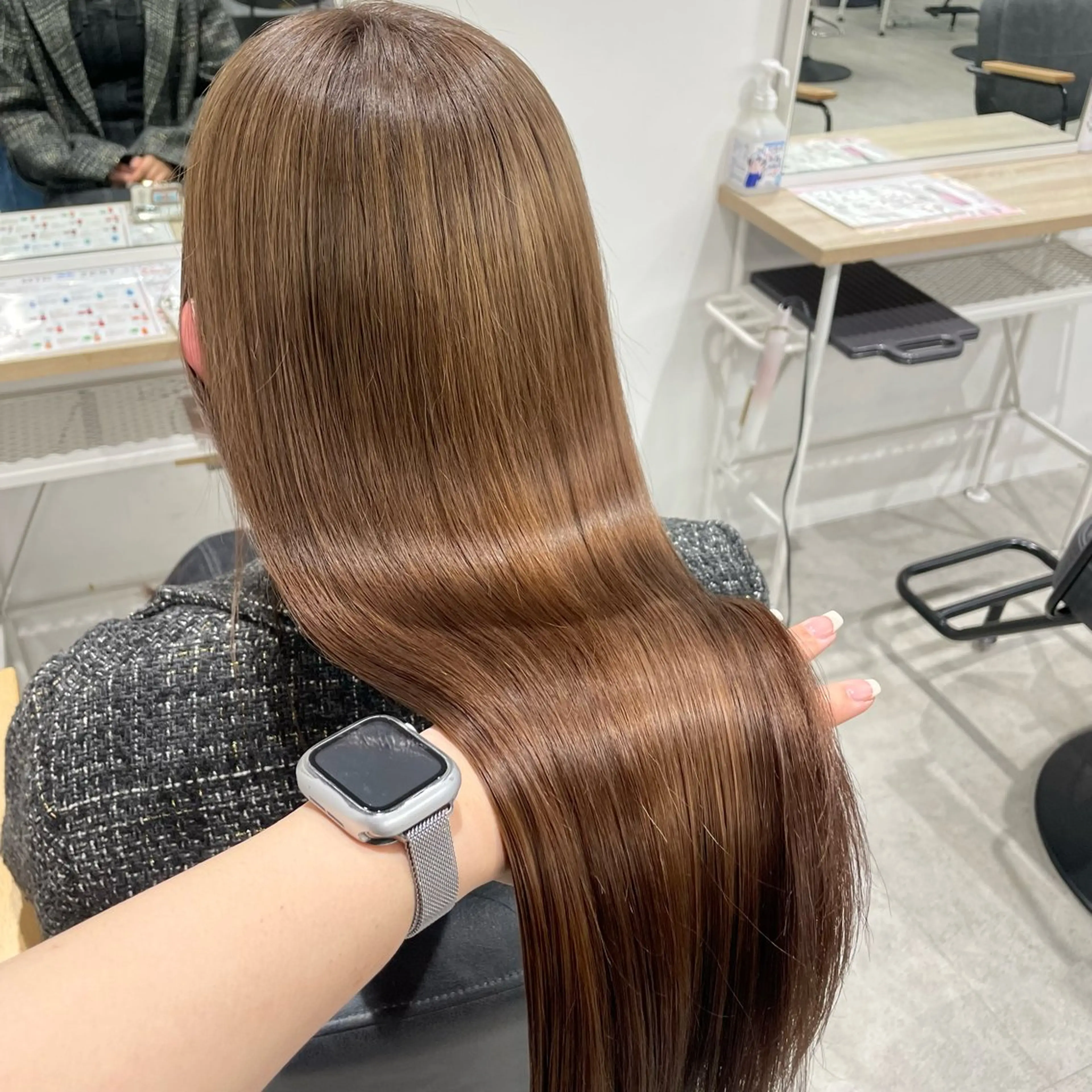 ロング クルミ/ 💕ワンホンネイルのネイルデザイン