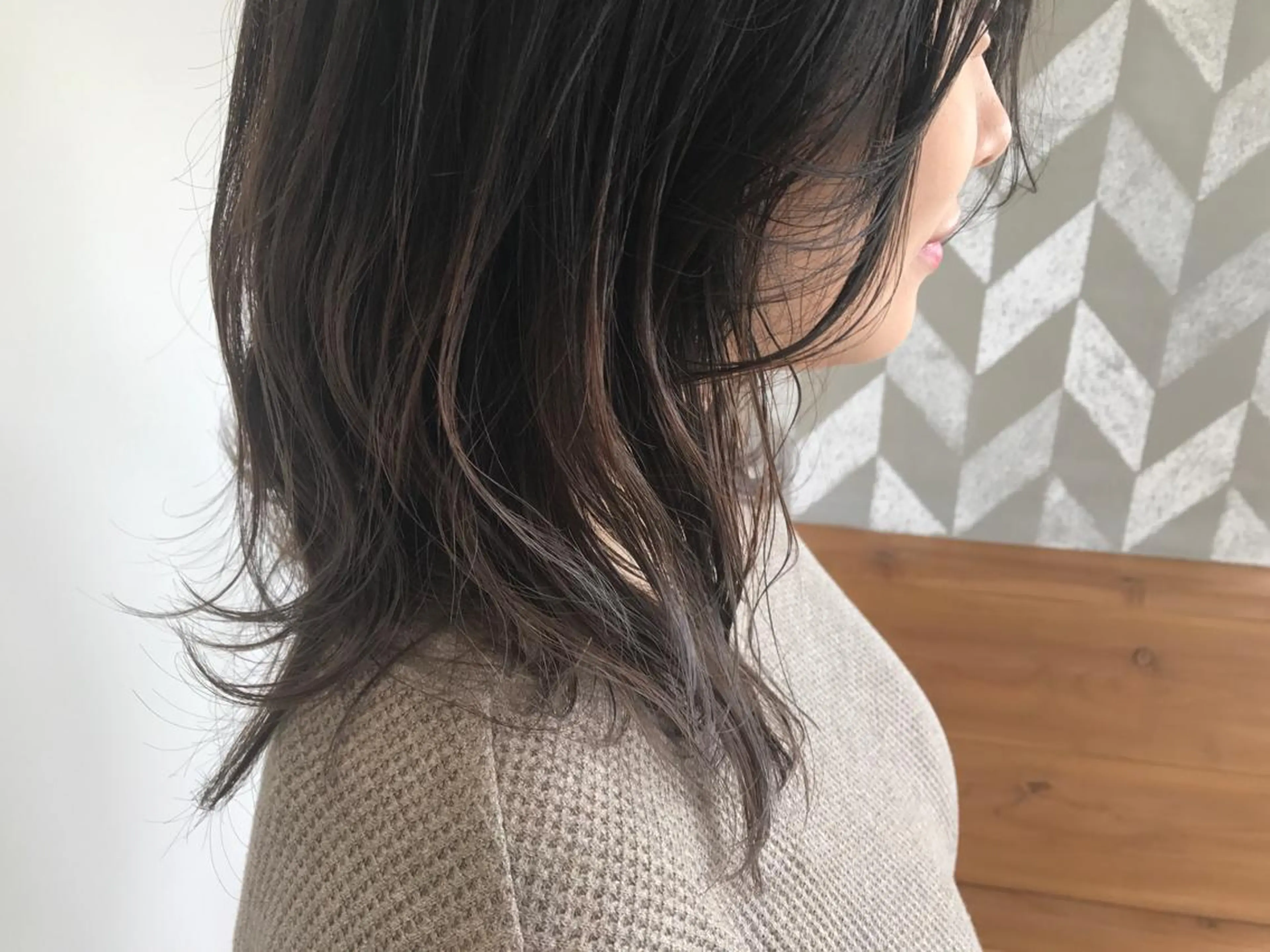 ミディアム カラー バレイヤージュ レイヤーカット 入江 志穂のヘアスタイル