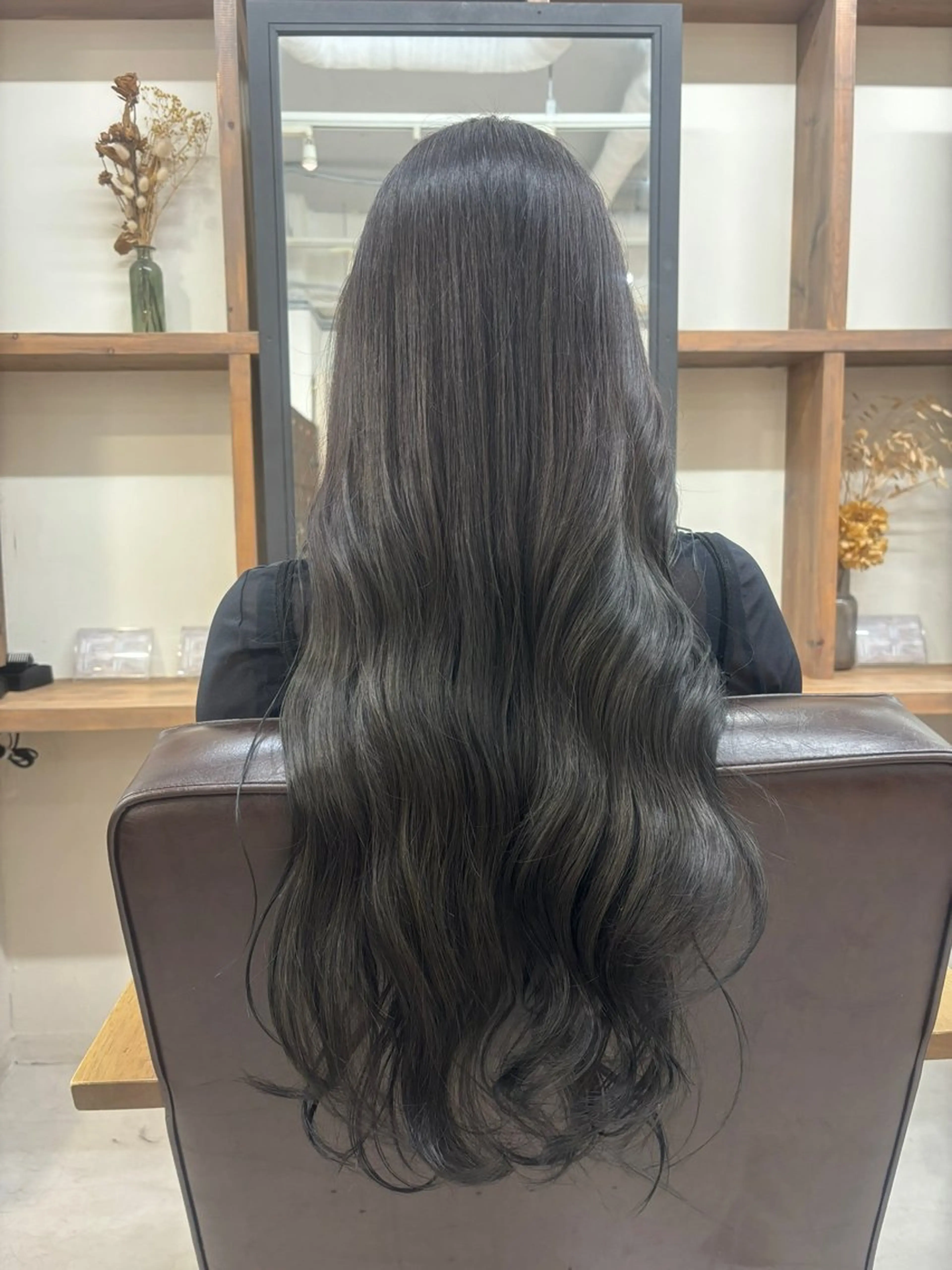 ロング カラー アッシュ 透明感カラー イルミナカラー 室谷 ゆりあのヘアスタイル