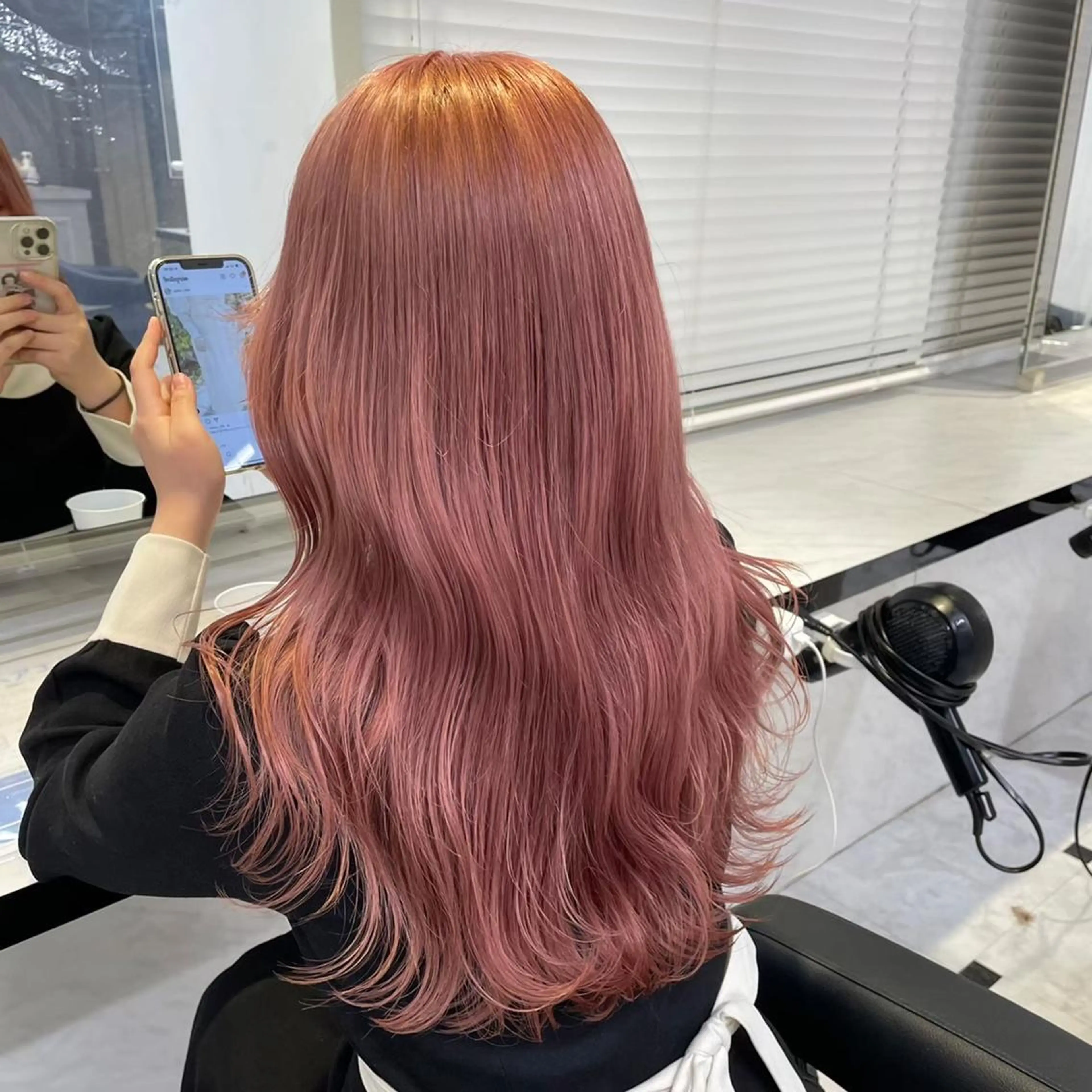 カラー ケアブリーチ 韓国レイヤーKYONのヘアスタイル