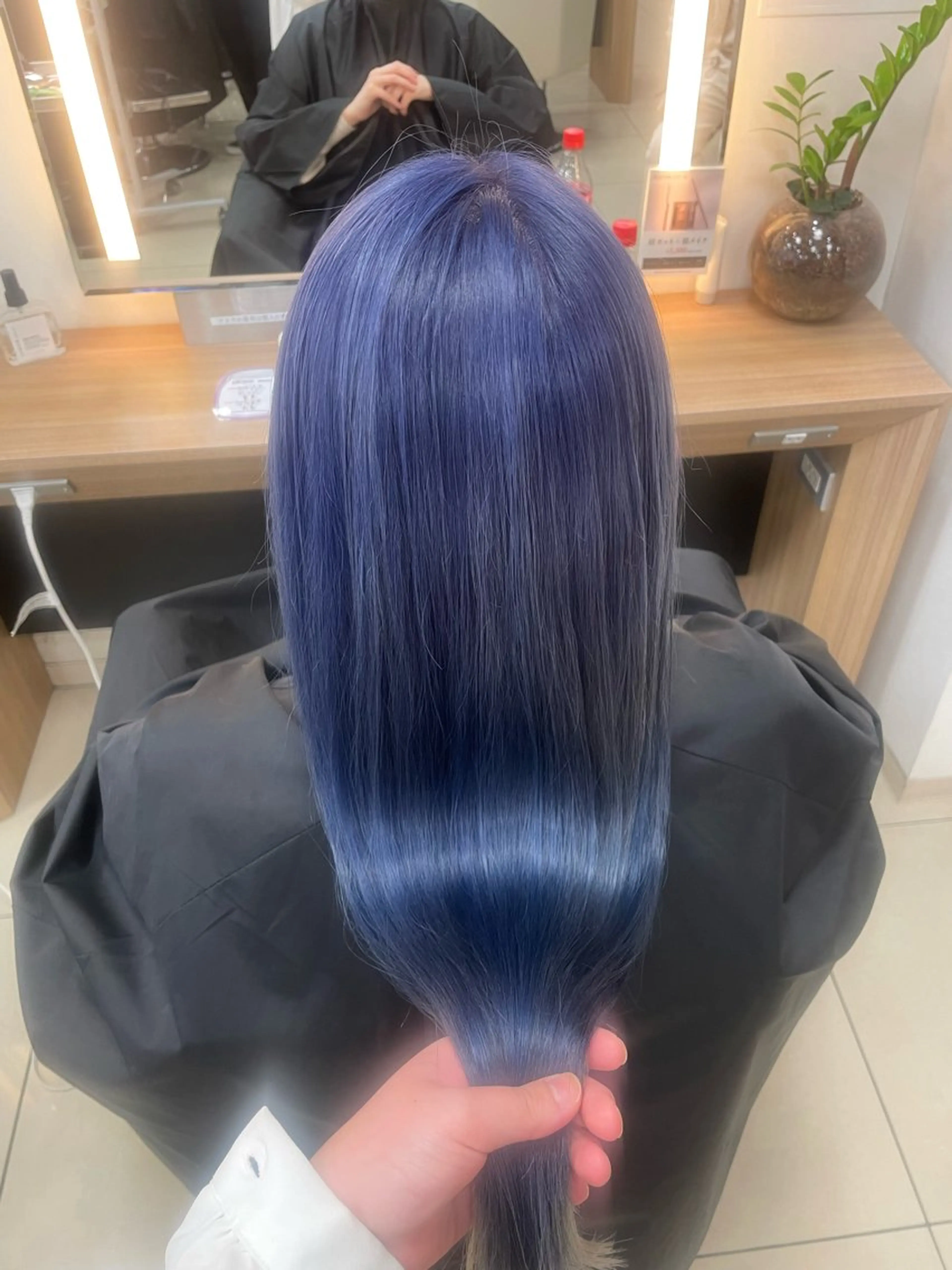 セミロング カラー ブリーチ ブルーカラー ケアブリーチ ハイトーンカラー ラベンダーカラー ヘアカラー トリートメント ハイトーン/パーソナ ルカラー診断・ユキノのヘアスタイル