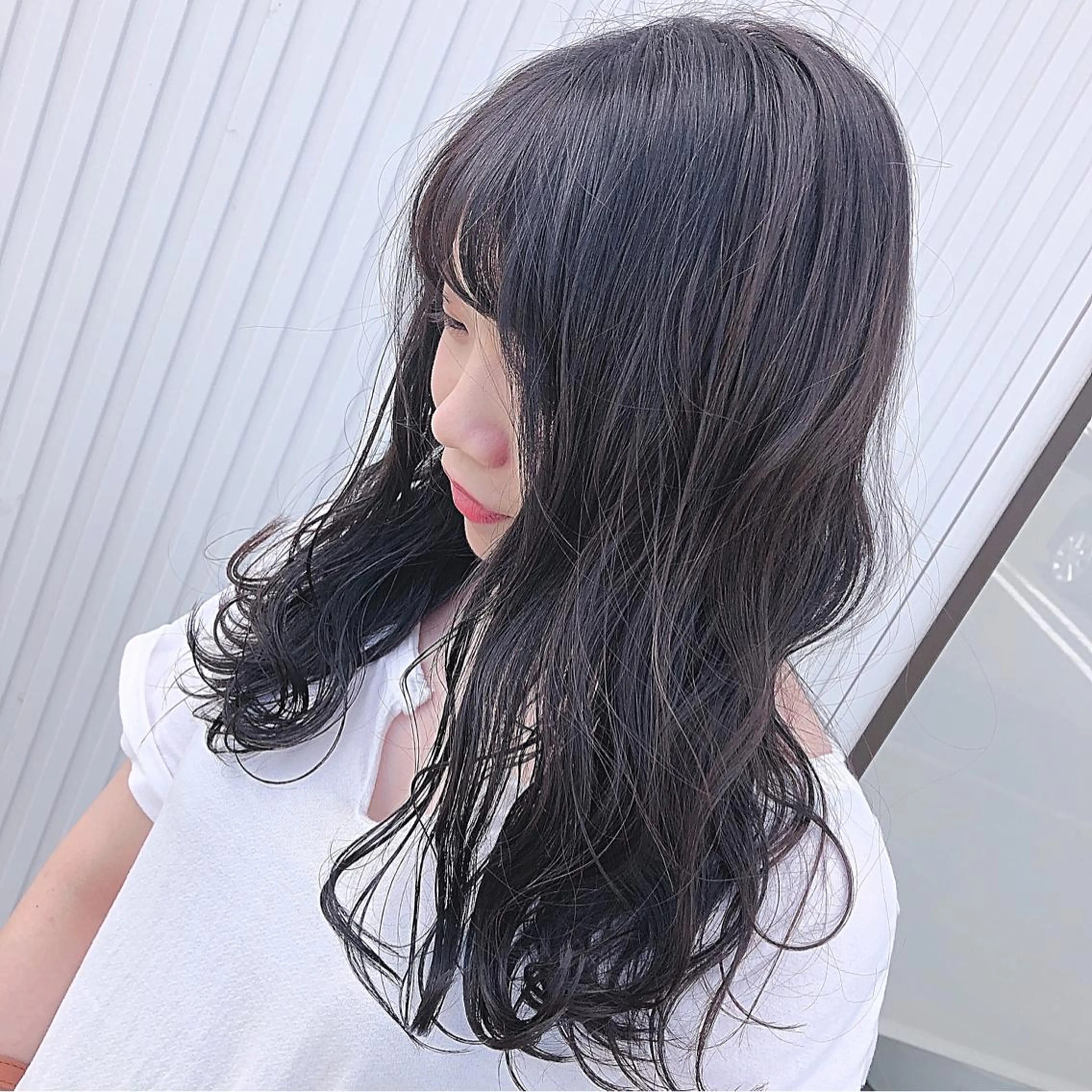 セミロング カラー ダークグレー 名畑 裕貴のヘアスタイル