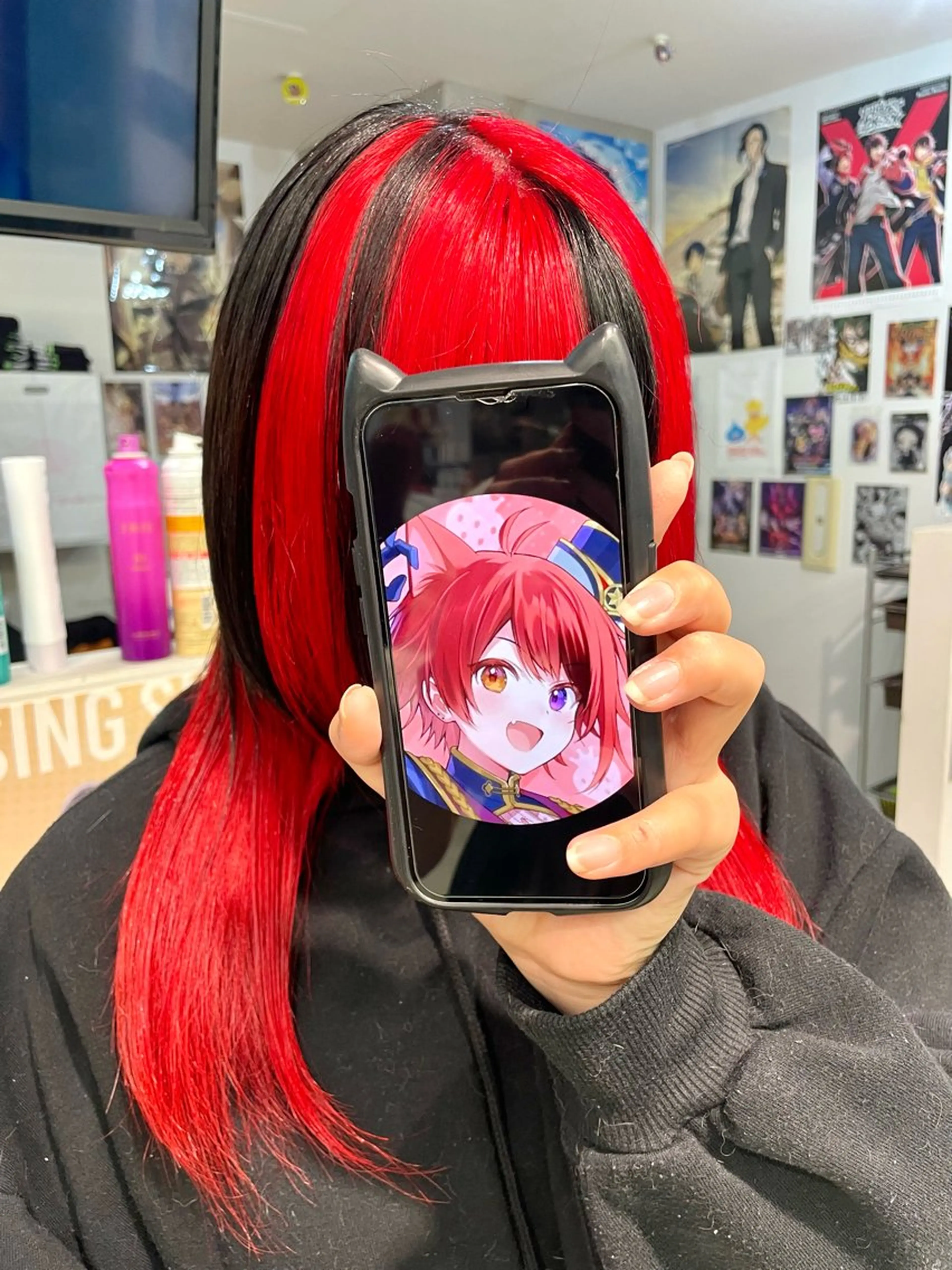 ミディアム カラー ブリーチ ケアブリーチ レッドカラー ヘアカラー インナーカラー/推し ウルフ/アニメカラーのヘアスタイル