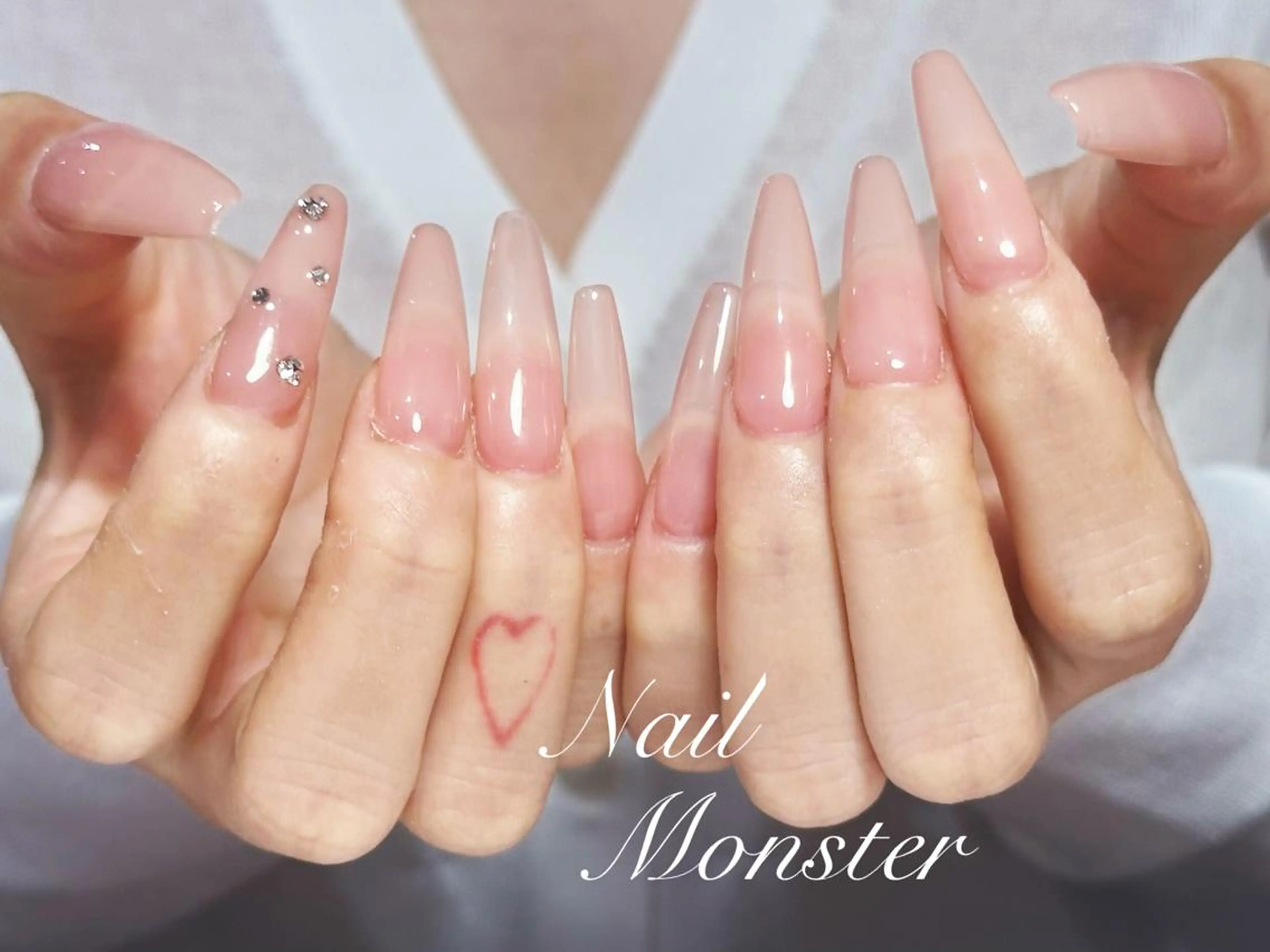 ショート 韓国風ヘア ショートヘア Nana 💟のネイルデザイン