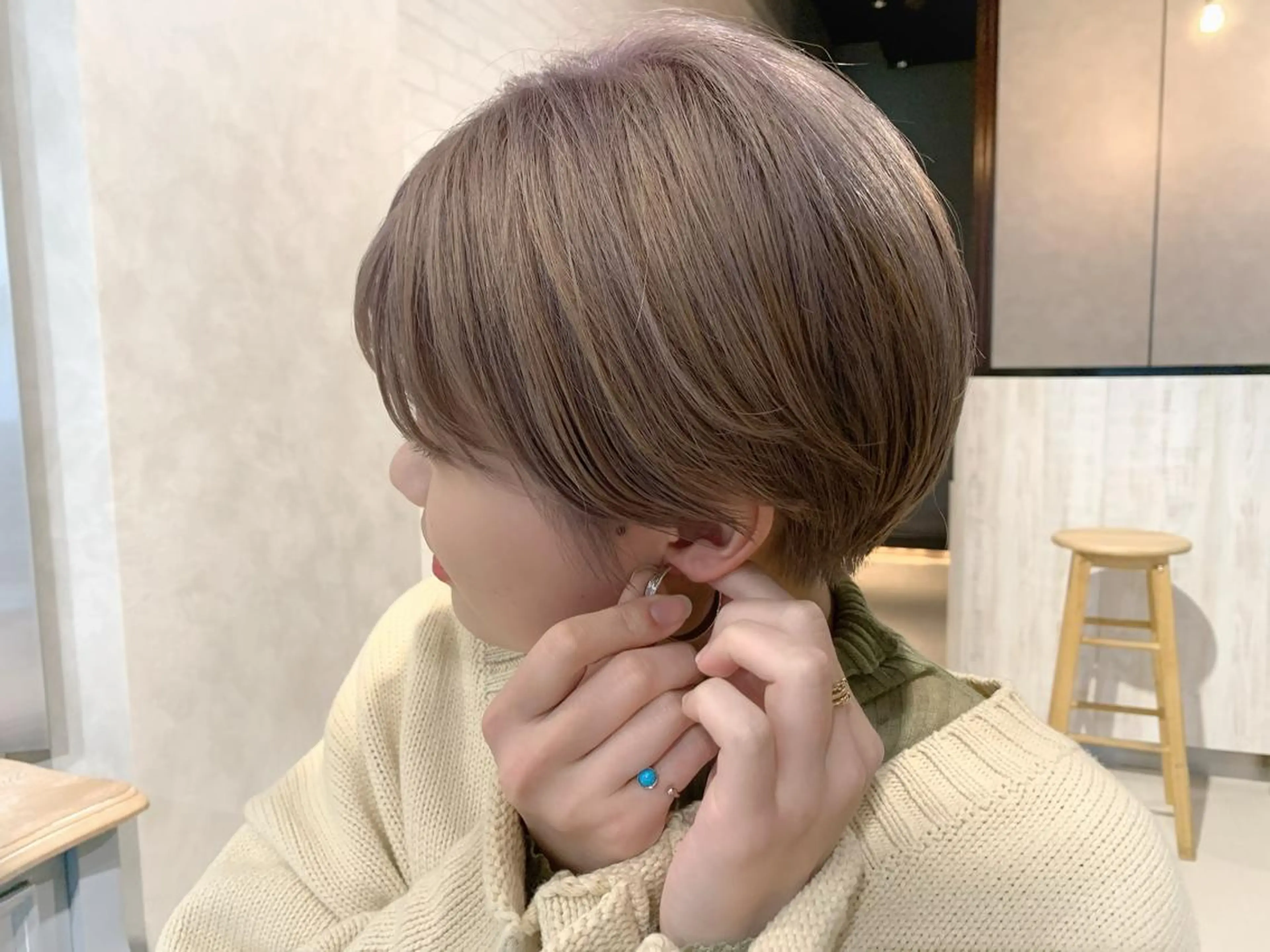 ショート カラー ハイトーンカラー ショートヘア EMANON天神所属・Hitomi Ezakiのヘアスタイル