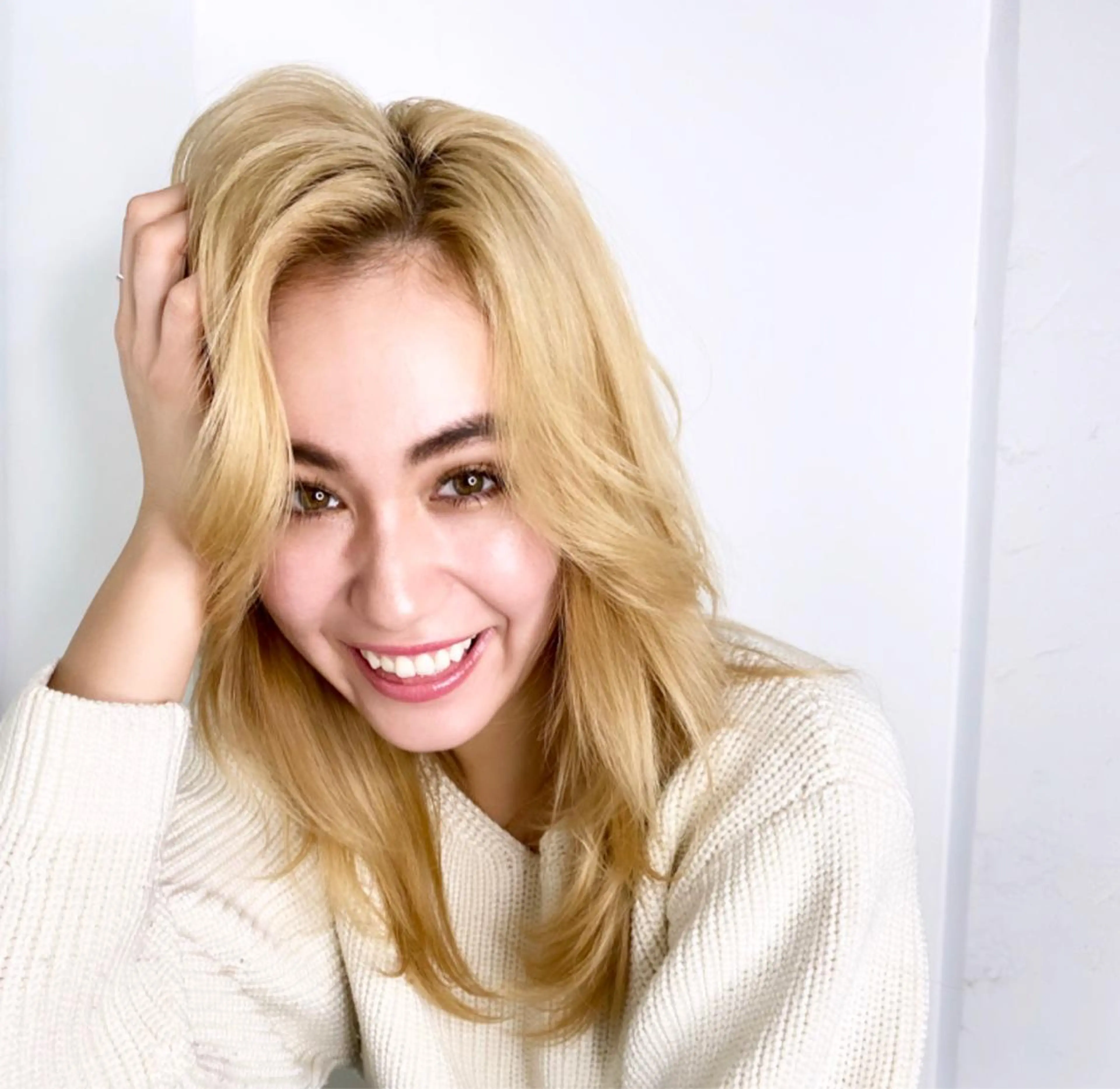 ミディアム カラー カット ヘアカラー トリートメント 韓国風×透明感カラー 髪質改善オタベシンヤのヘアスタイル