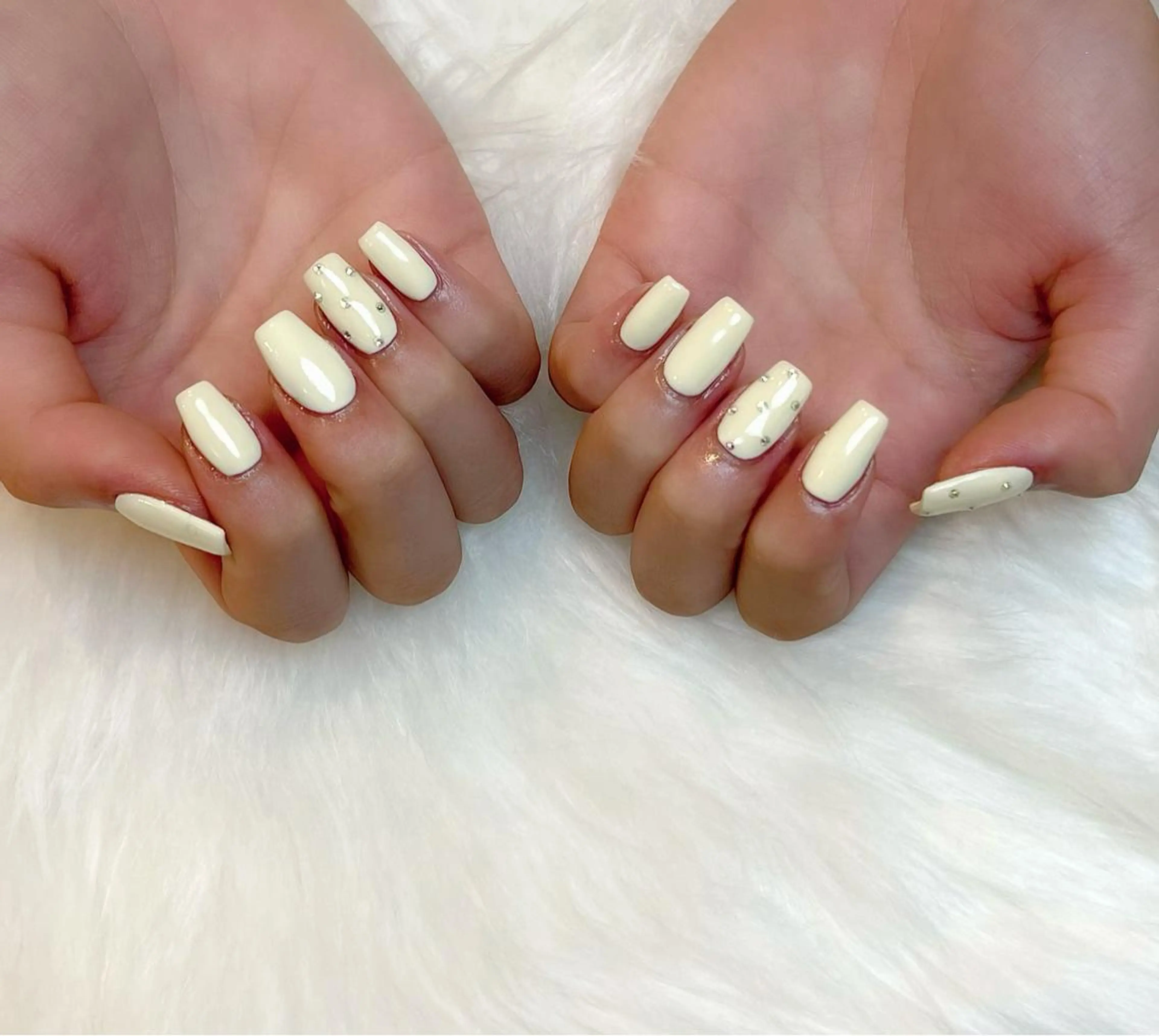ネイル アートネイル ストーンネイル Lino+ ネイル&よもぎ蒸しのネイルデザイン