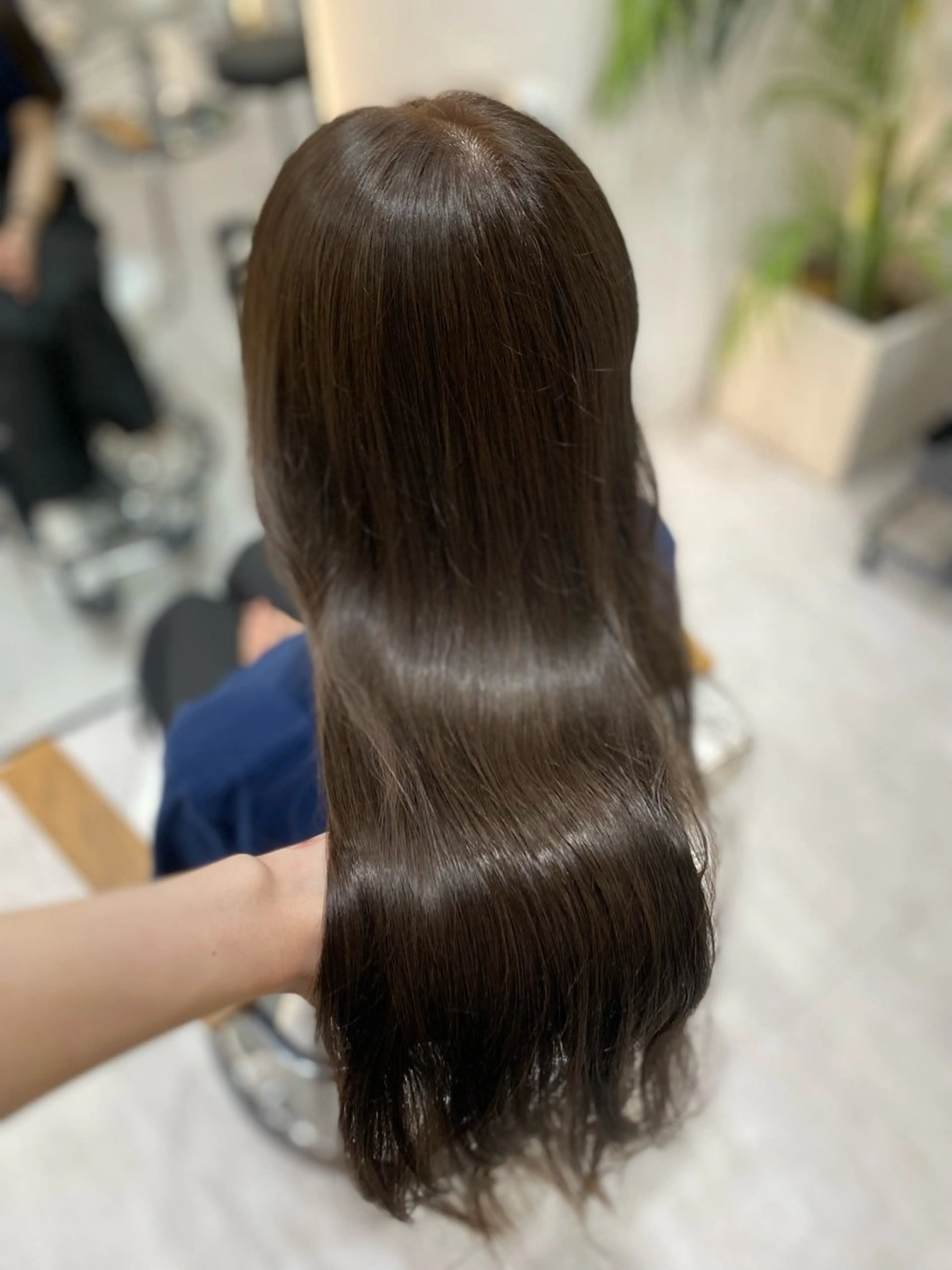 ロング カラー ケアカラー グレージュ オリーブグレージュ オリーブグレー 髪質改善 艶髪・透明感カラー・ 韓国ヘア・Yuriのヘアスタイル
