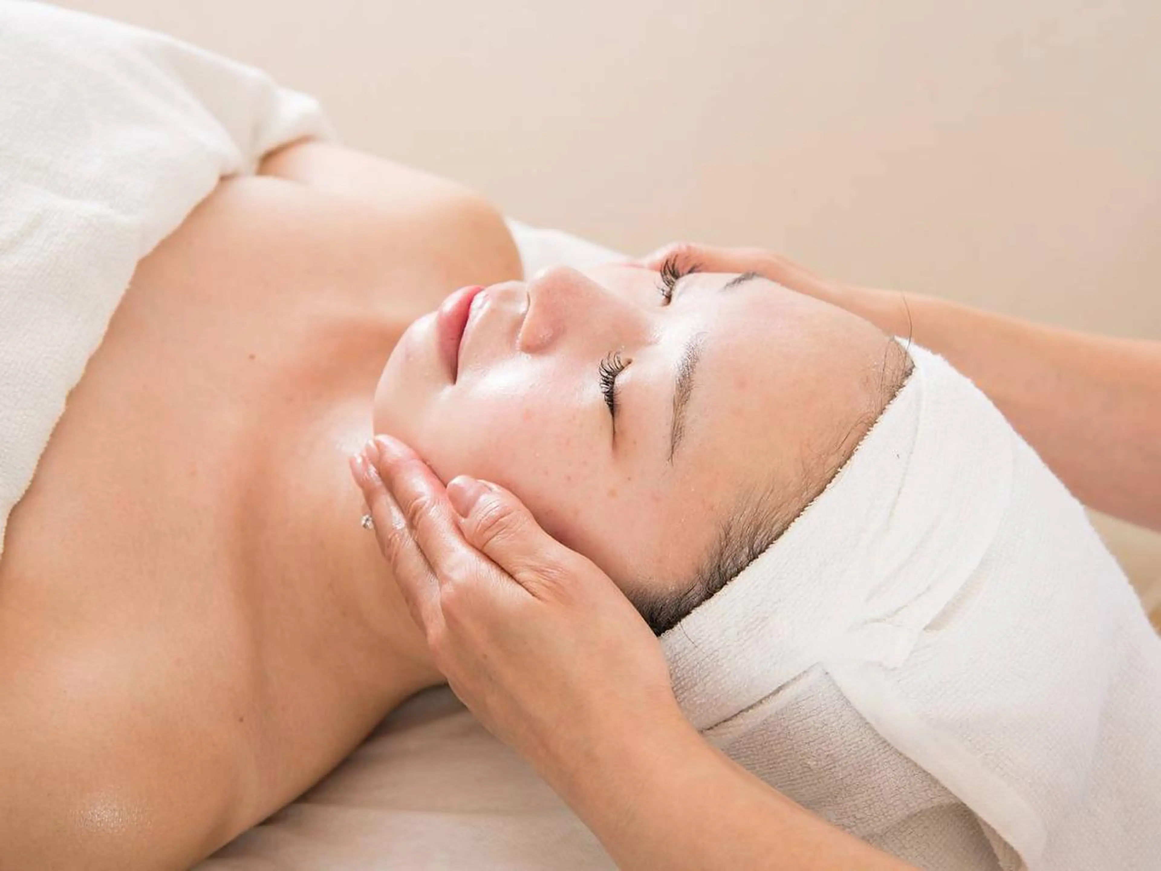 SUN&MOON所属・SUN&MOON REOのネイルデザイン