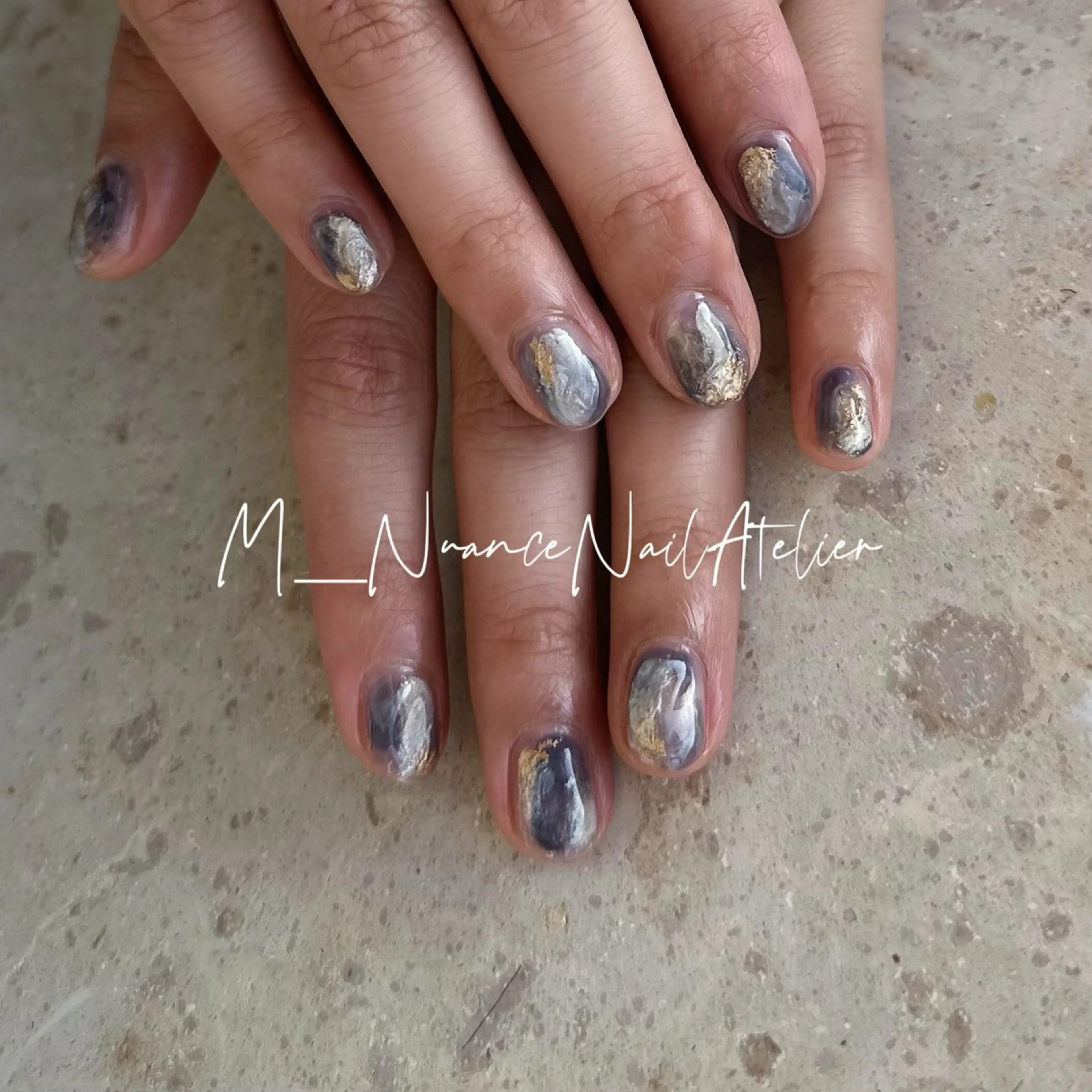 ネイル マグネットネイル ニュアンスネイル オフィスネイル シンプルネイル ハンドネイル GO TODAY横浜Solace店所属・M___nail atelierのネイルデザイン