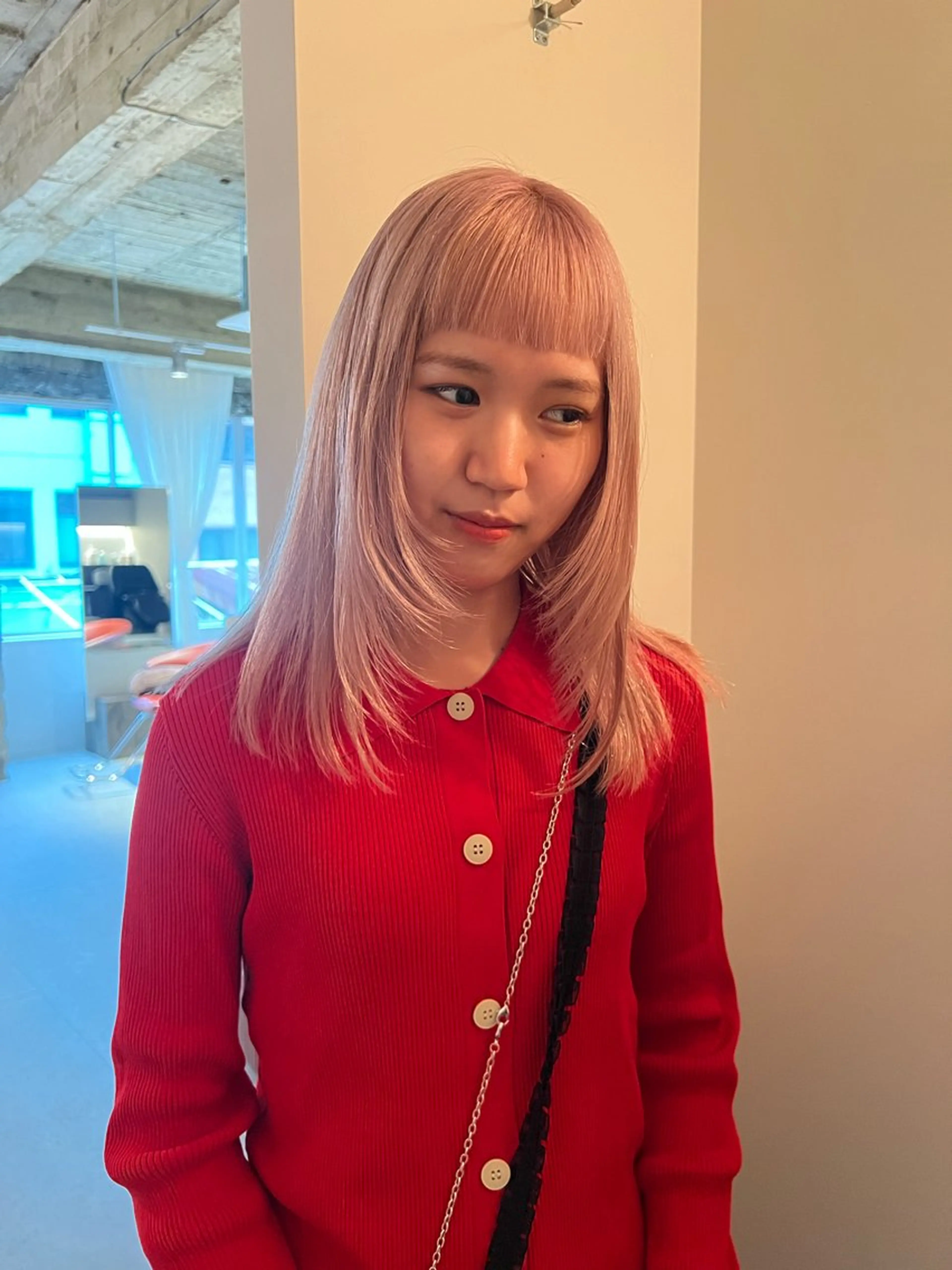 セミロング カット ヘアカラー トリートメント 伊藤 美咲のヘアスタイル