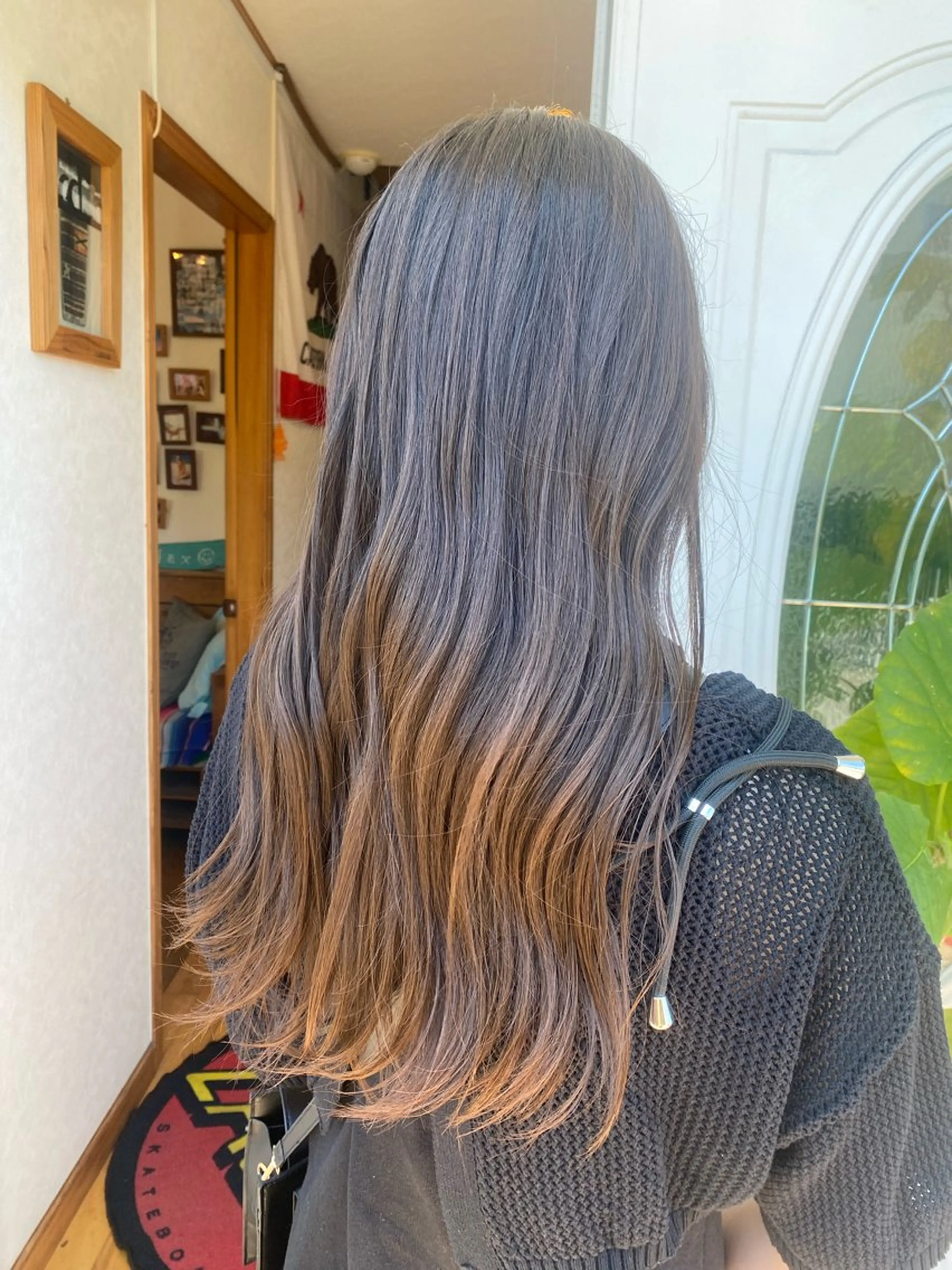 ロング 青山 airaのヘアスタイル