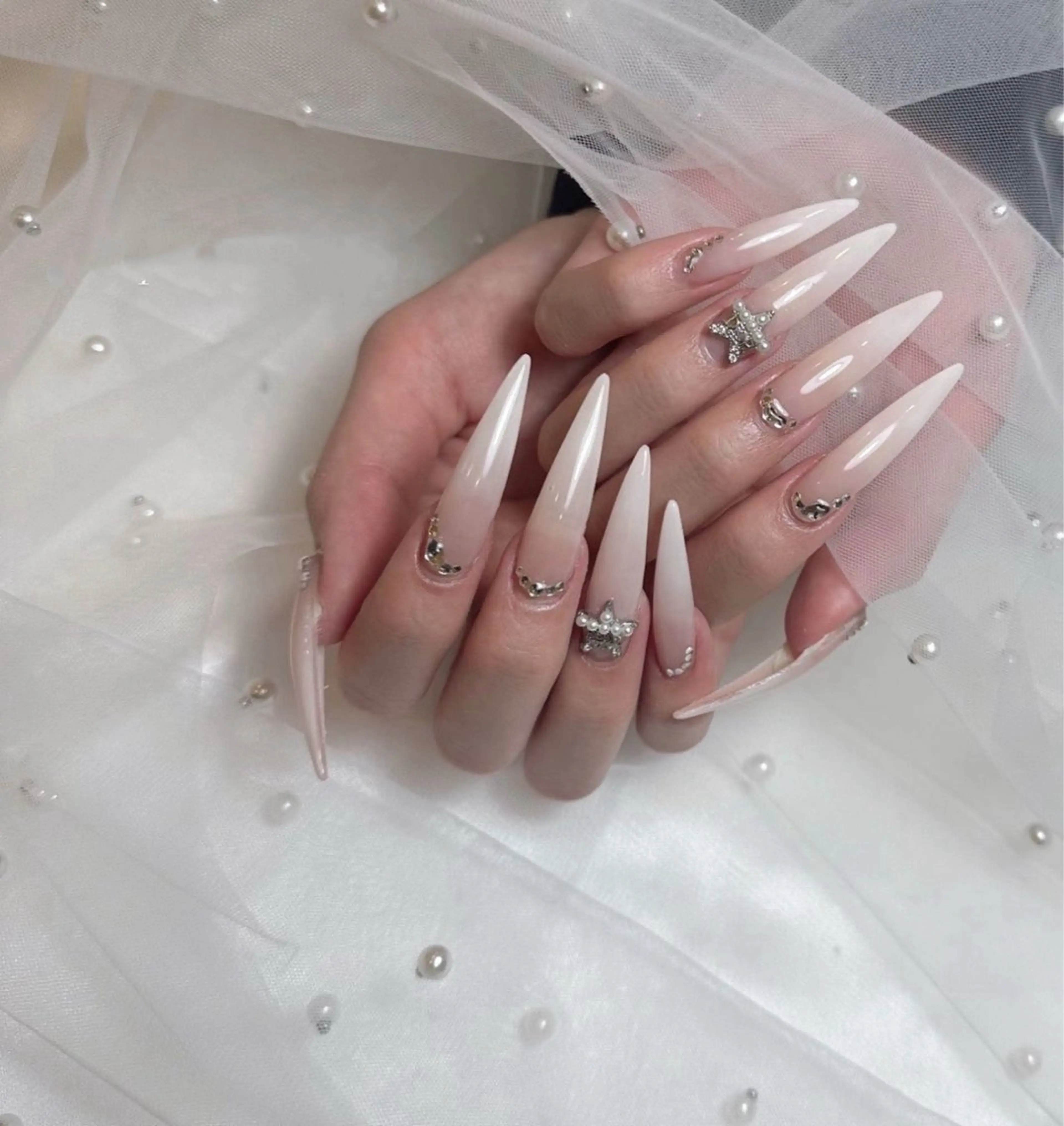 ネイル ハンドネイル ドリスネイルサロン所属・Doris Nail Salonのネイルデザイン
