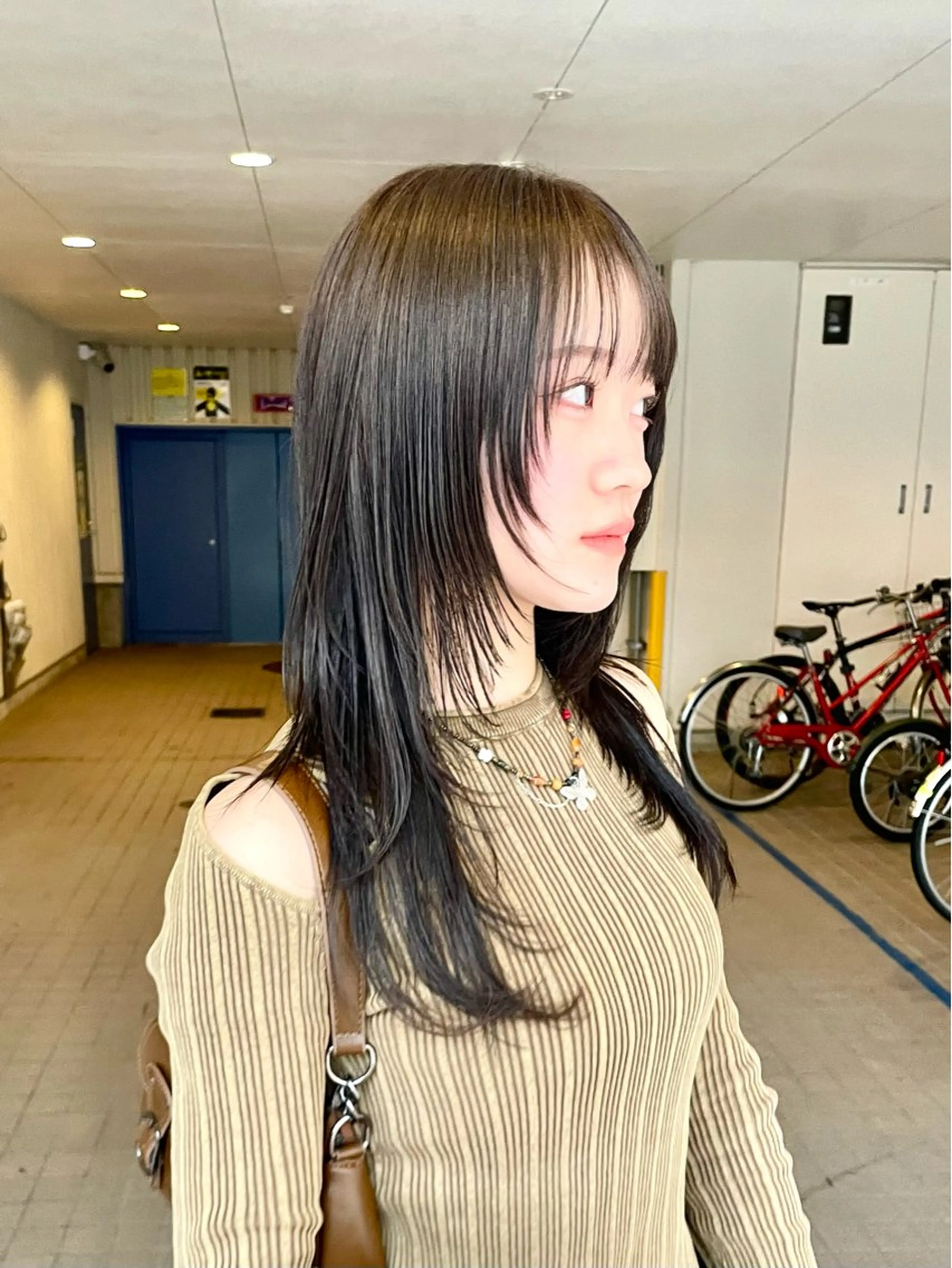 ロング カラー 顔まわりレイヤー 顔周りカット レイヤーカット ロング カット ヘアカラー トリートメント ハイトーン/レイヤー /ウルフ⭐️永田⭐️のヘアスタイル