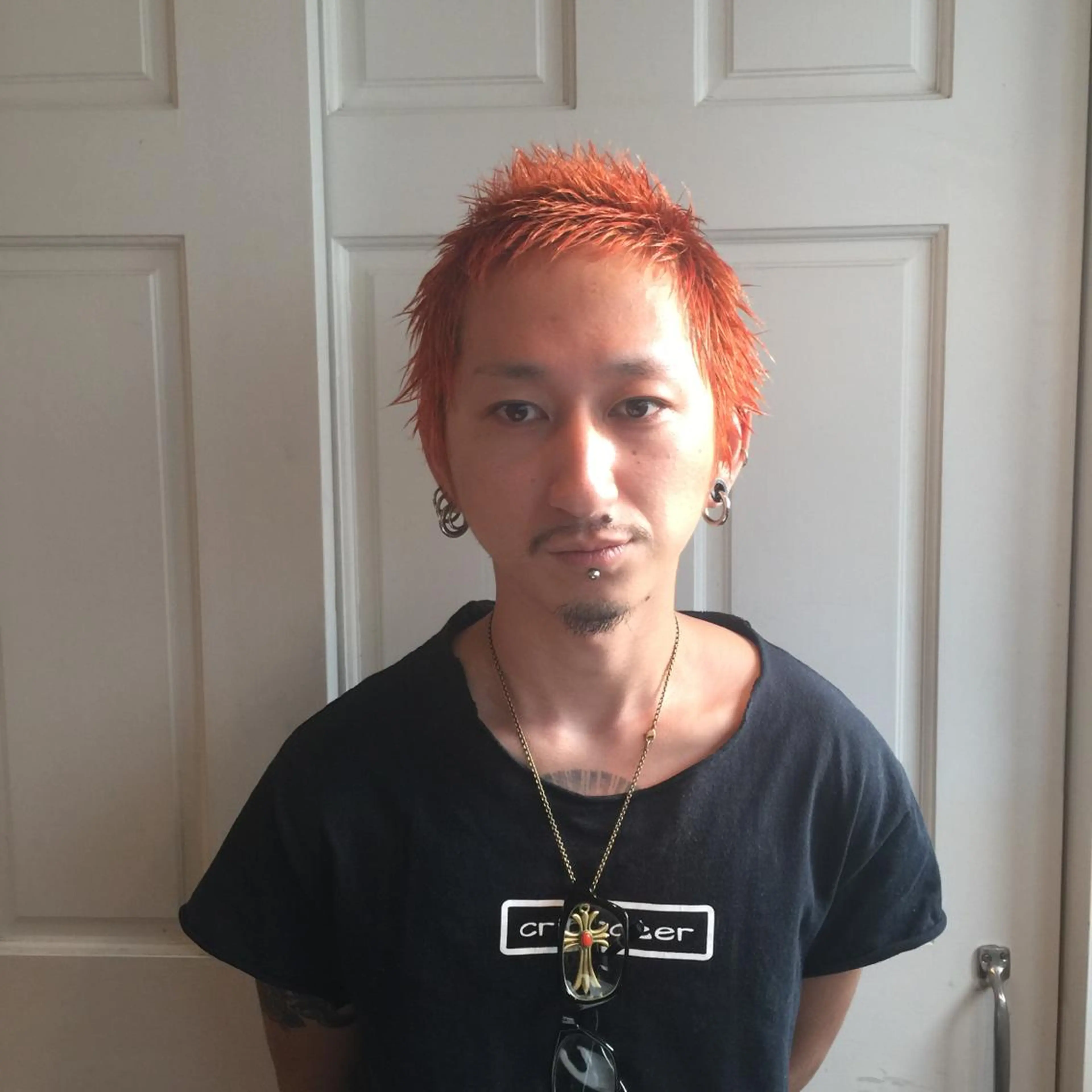 カラー メンズ オレンジ ホワイト&レイヤーカ ットエクステ長畠俊輔のヘアスタイル