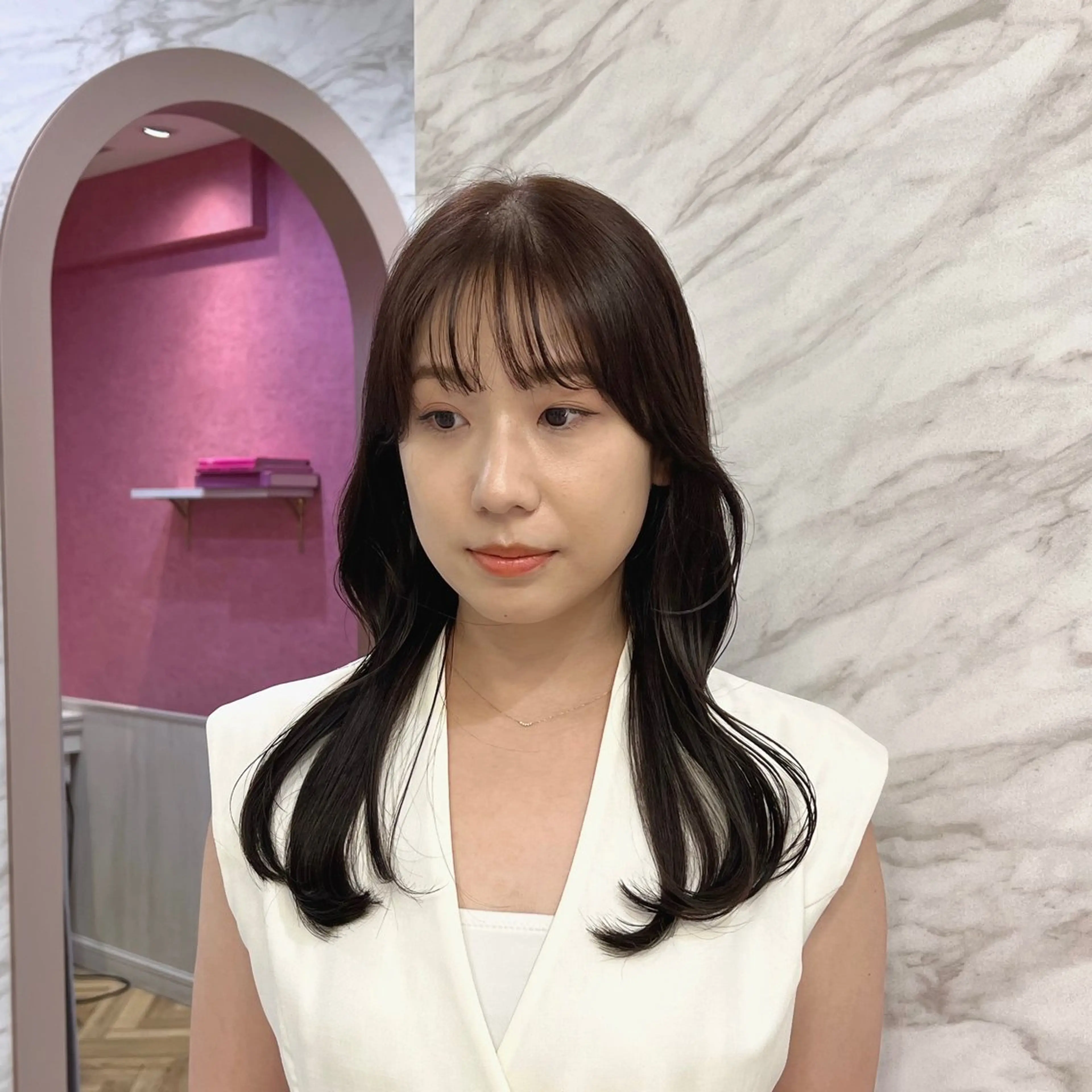 ロング カラー ヘアアレンジ くびれヘア 韓国風ヘア カット ヘアカラー トリートメント ヘアセット 🎀韓国レイヤー🎀 顔周り　とばみかのヘアスタイル