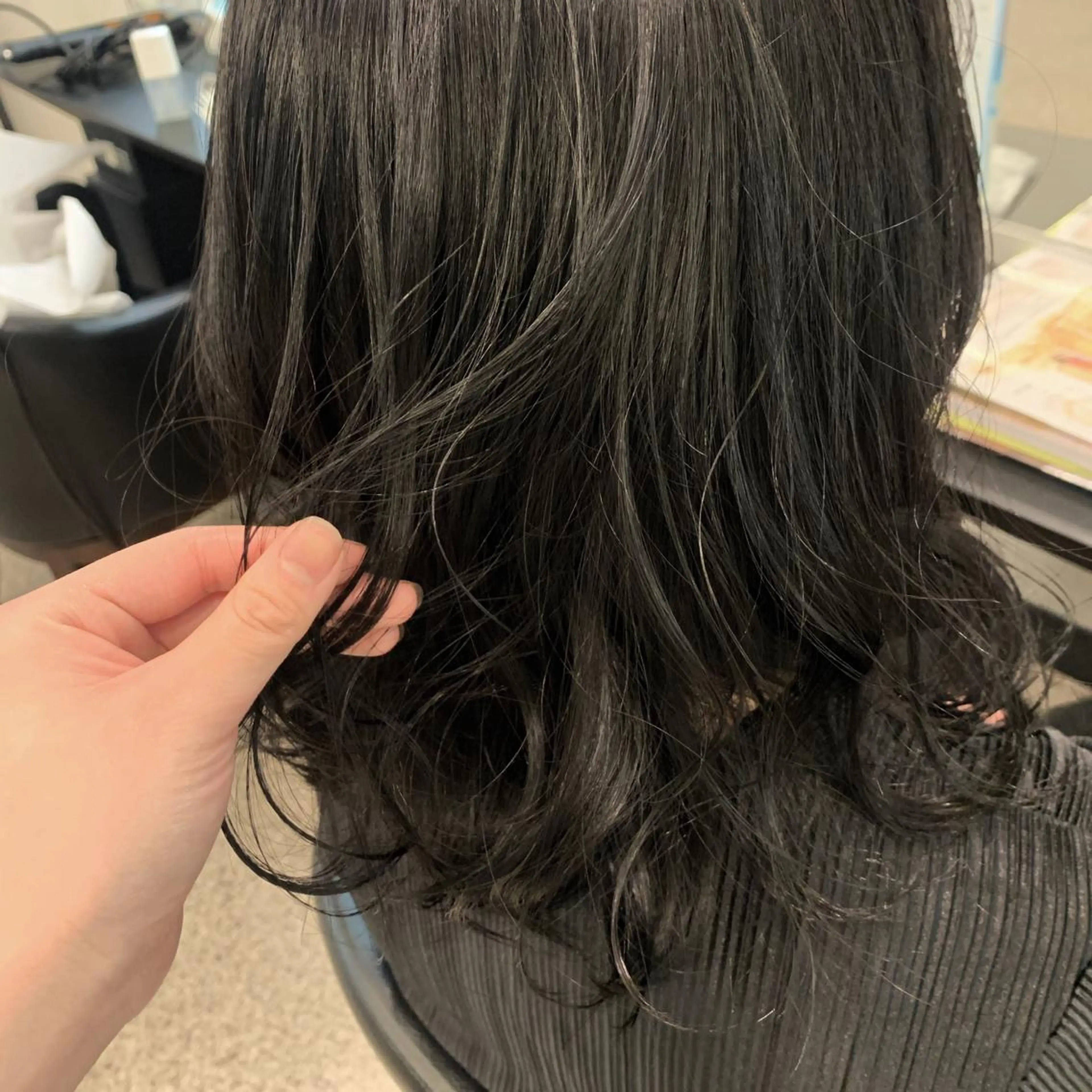 セミロング ヘアカラー トリートメント Okano Mahoのヘアスタイル