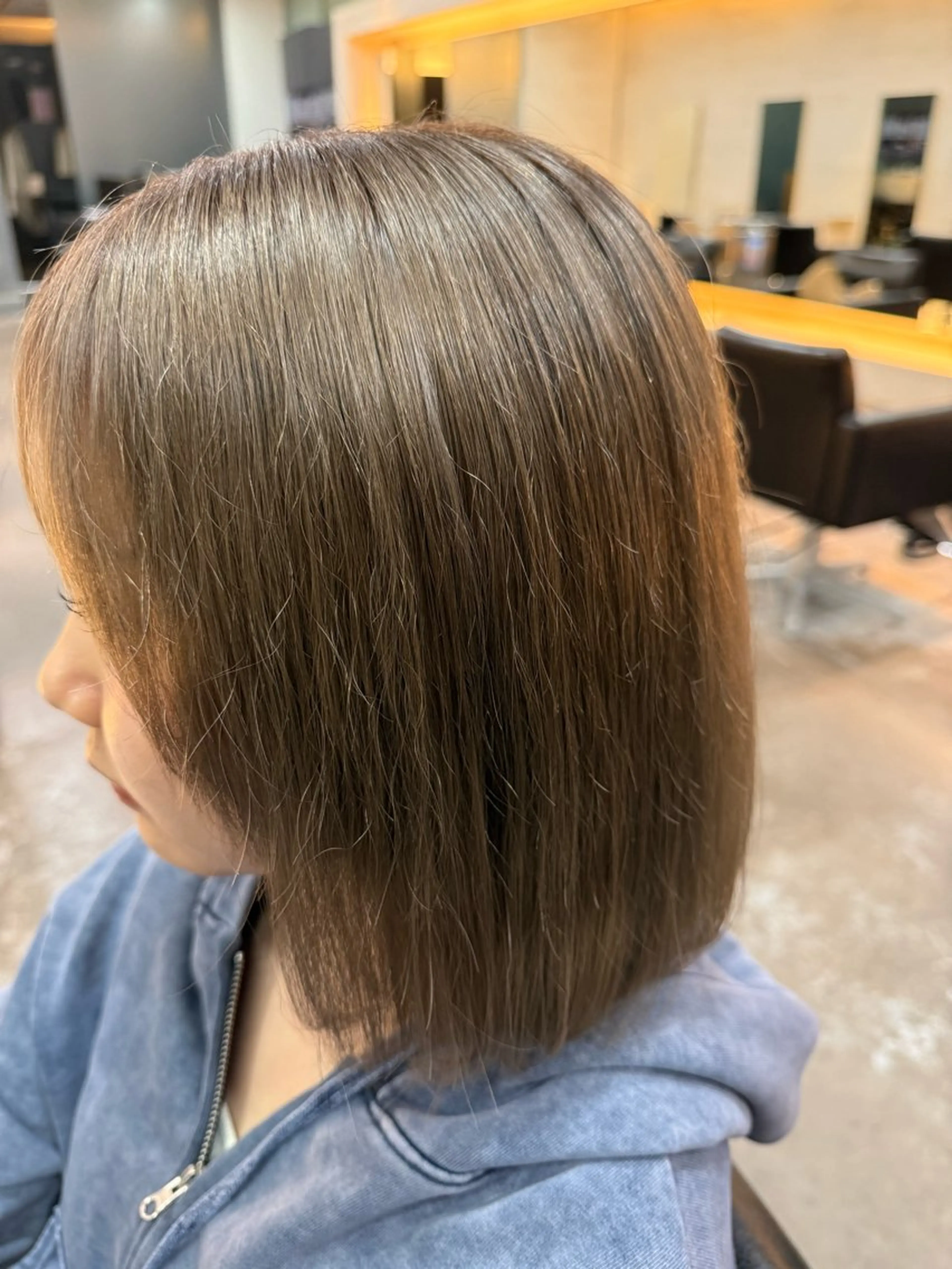 ミディアム カラー ベージュカラー ハイトーンカラー イルミナカラー ヘアカラー 磯崎 新のヘアスタイル