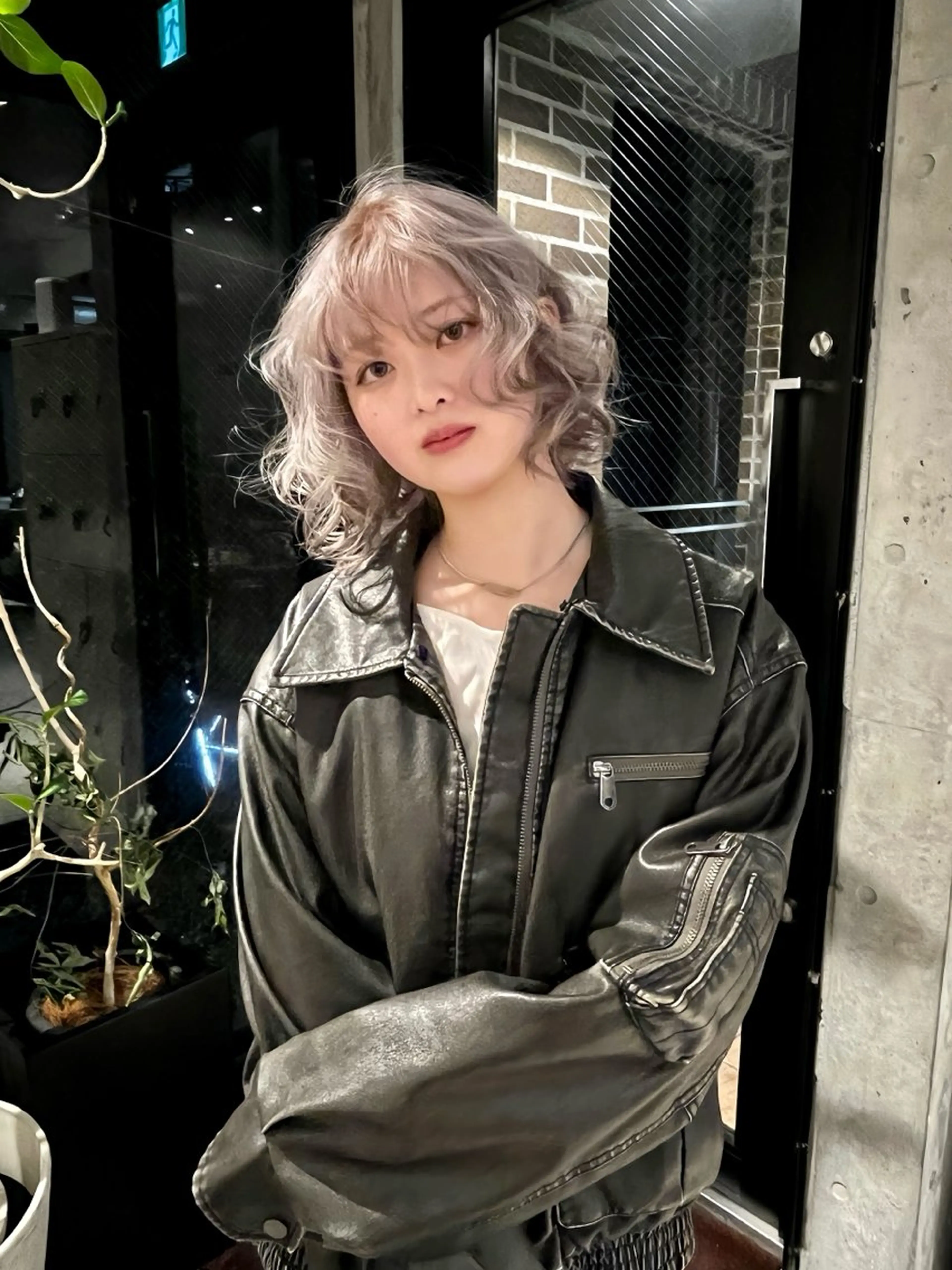 カラー ヘアカラー ウルフとハイトーン オタク美容師のユウトのヘアスタイル