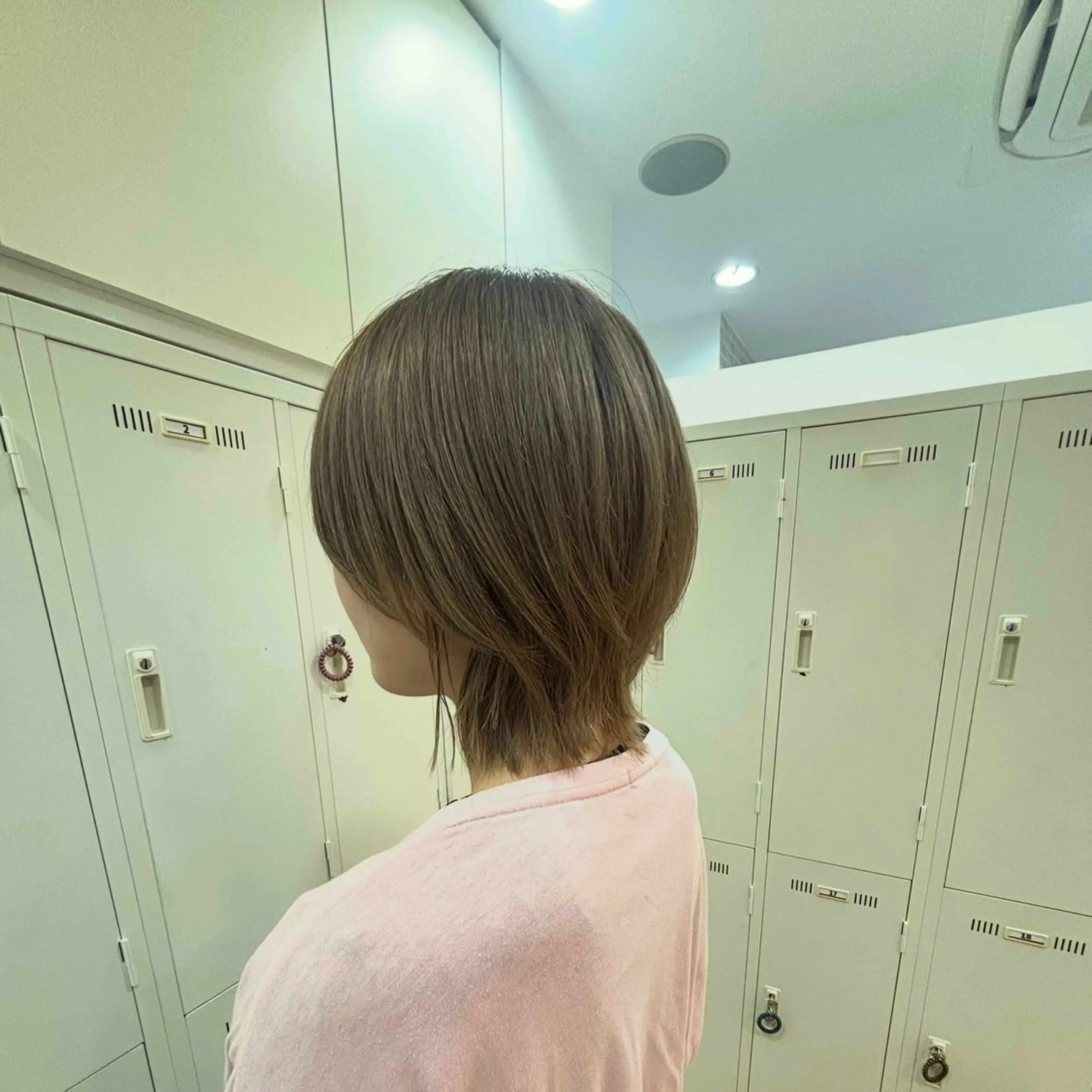 ショート カラー 若槻 美有のヘアスタイル