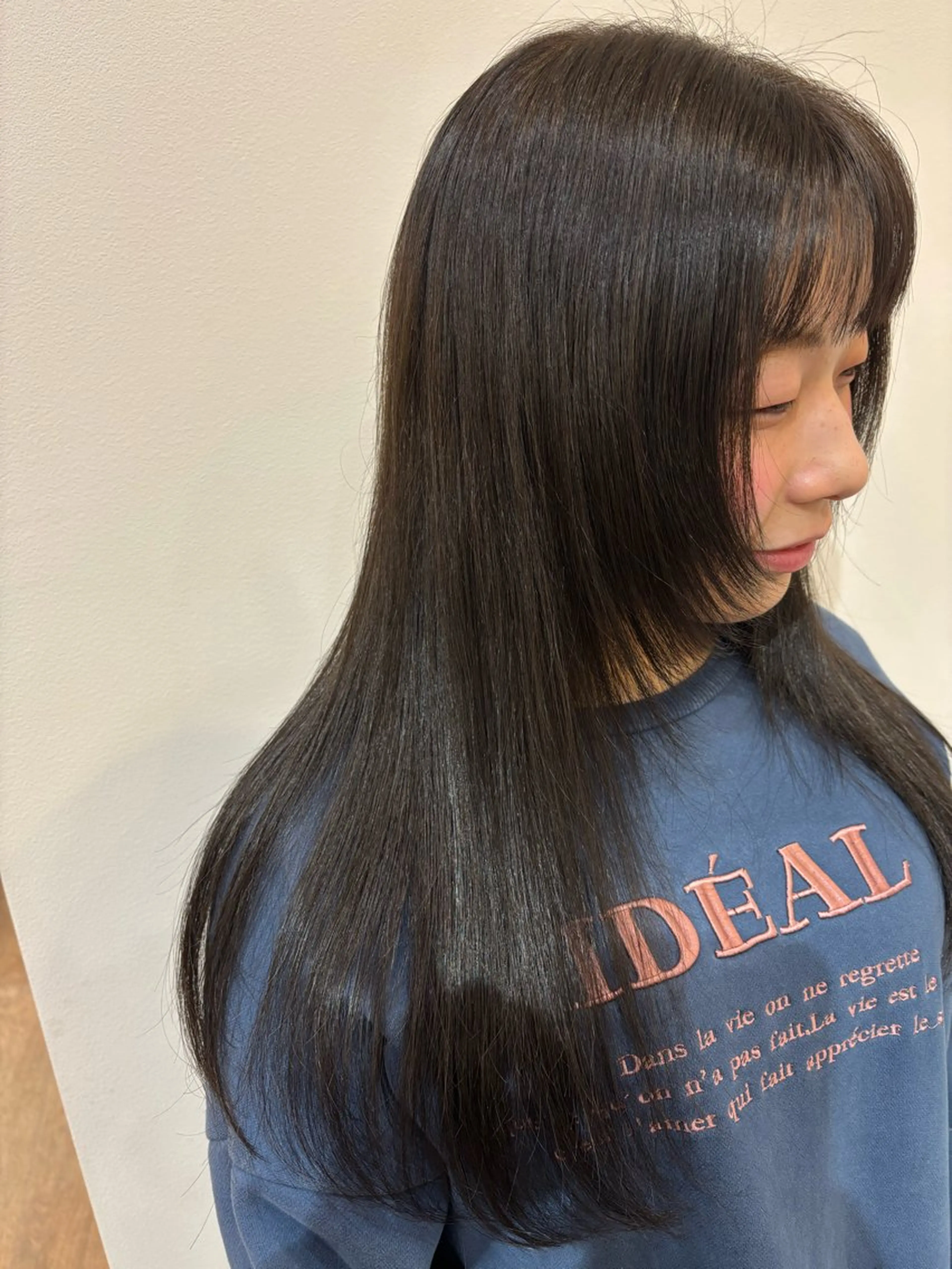 ロング 顔まわりレイヤー 韓国風ヘア レイヤーカット 志田 萌のヘアスタイル