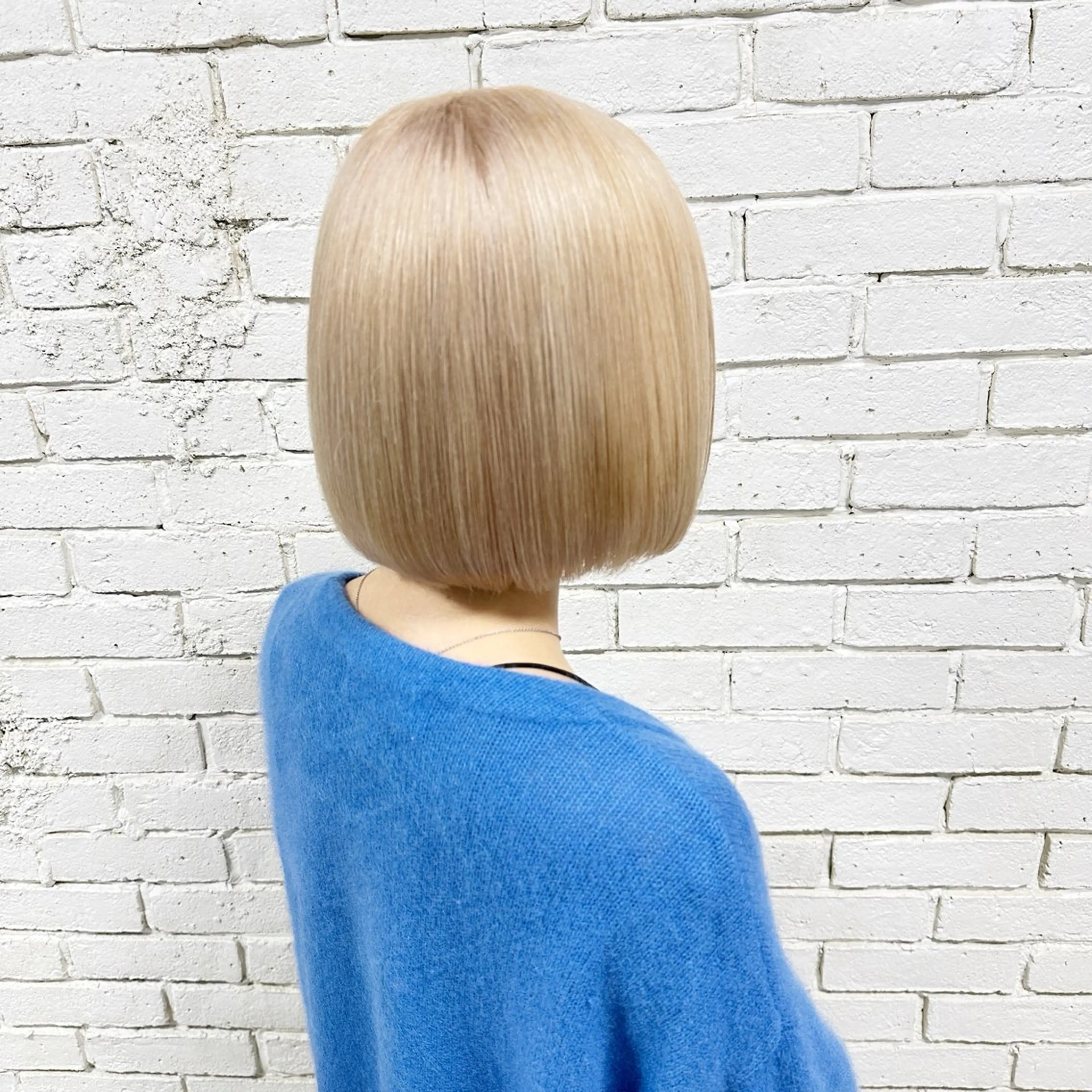 ショート カラー ベージュカラー ブリーチ ケアブリーチ ダブルカラー ハイトーンカラー カット ヘアカラー 🌈ホワイトカラー レイヤー/キシ🌈のヘアスタイル