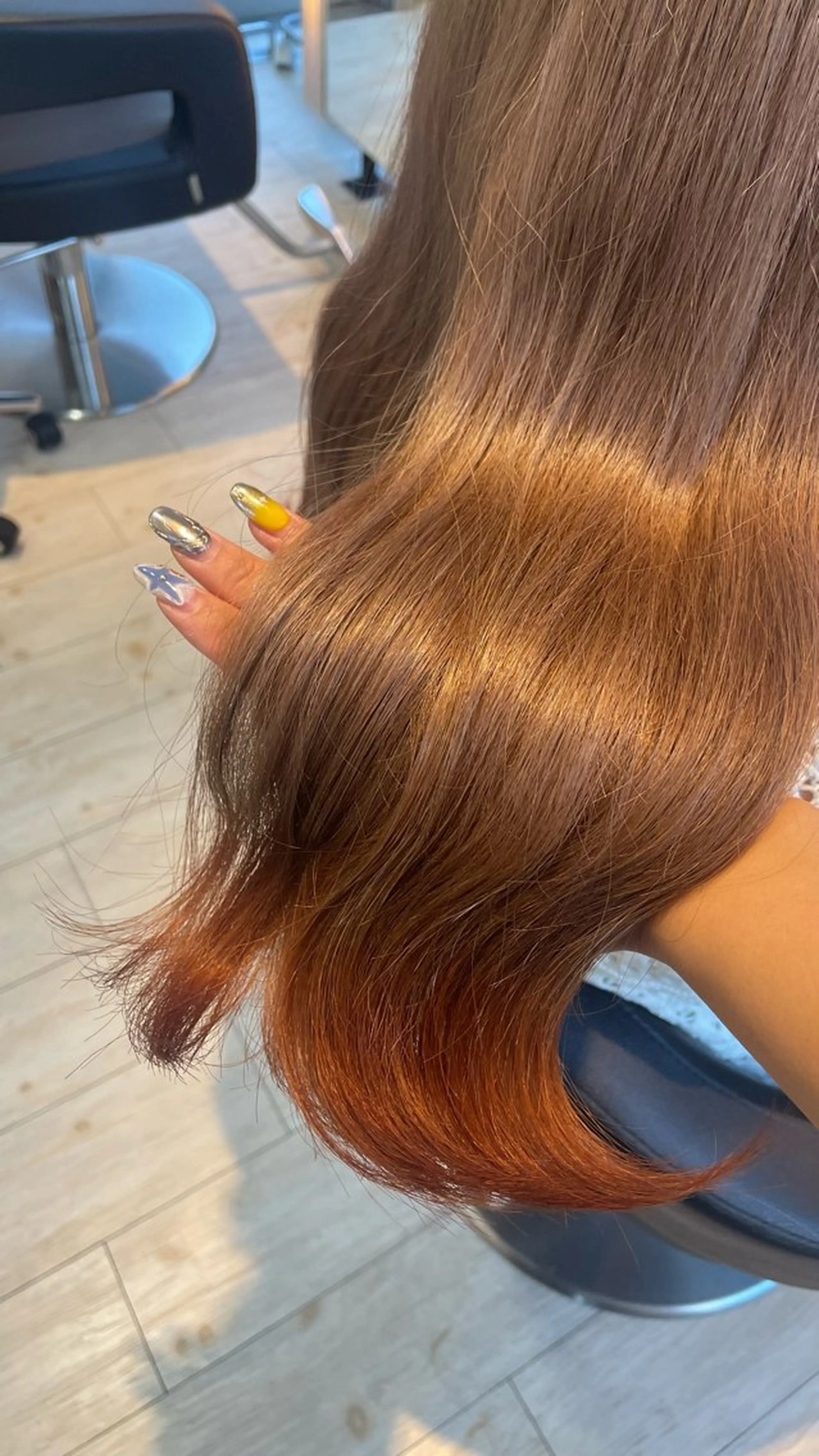 ロング カラー ブリーチ/髪質改善/ 透明感カラー/暖色のヘアスタイル