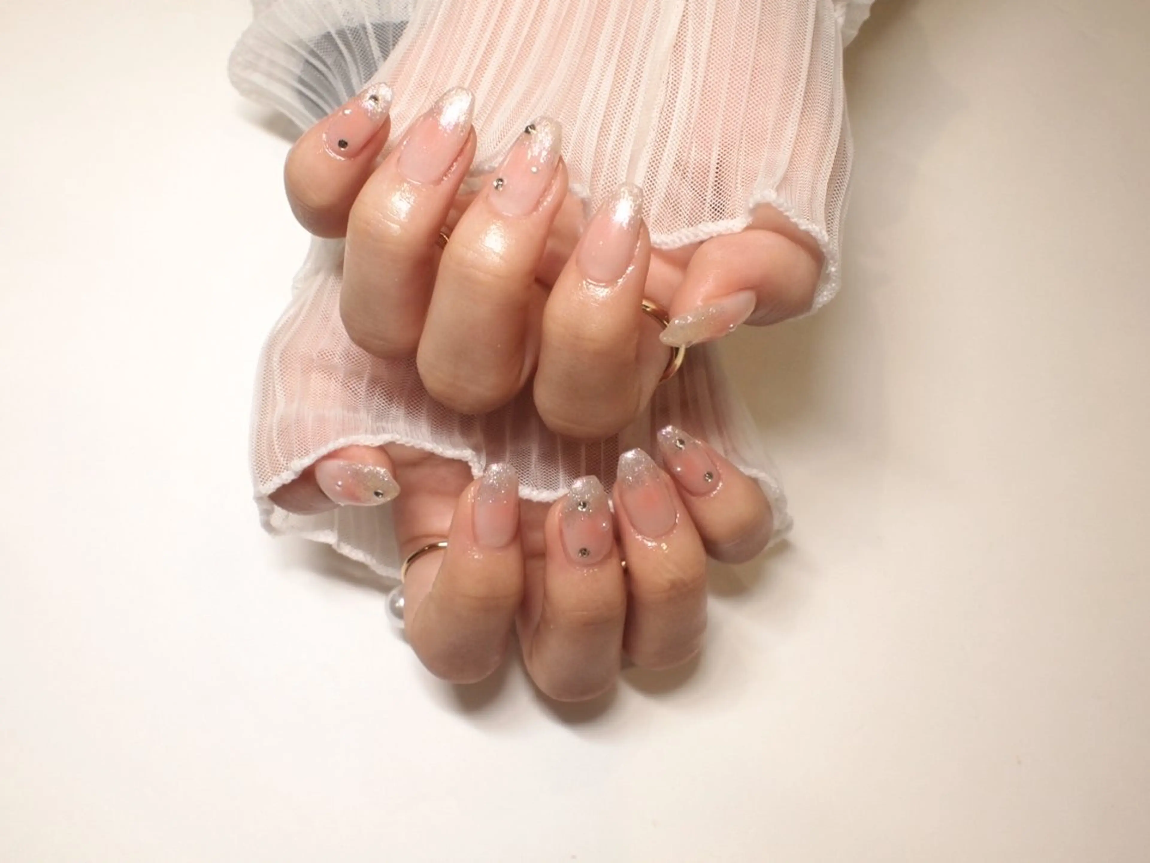 ネイル チークネイル グラデーション ラメ(グリッター) ラメグラデーション 持ち込み 【ＯＲＧＡＮ】 nailのネイルデザイン