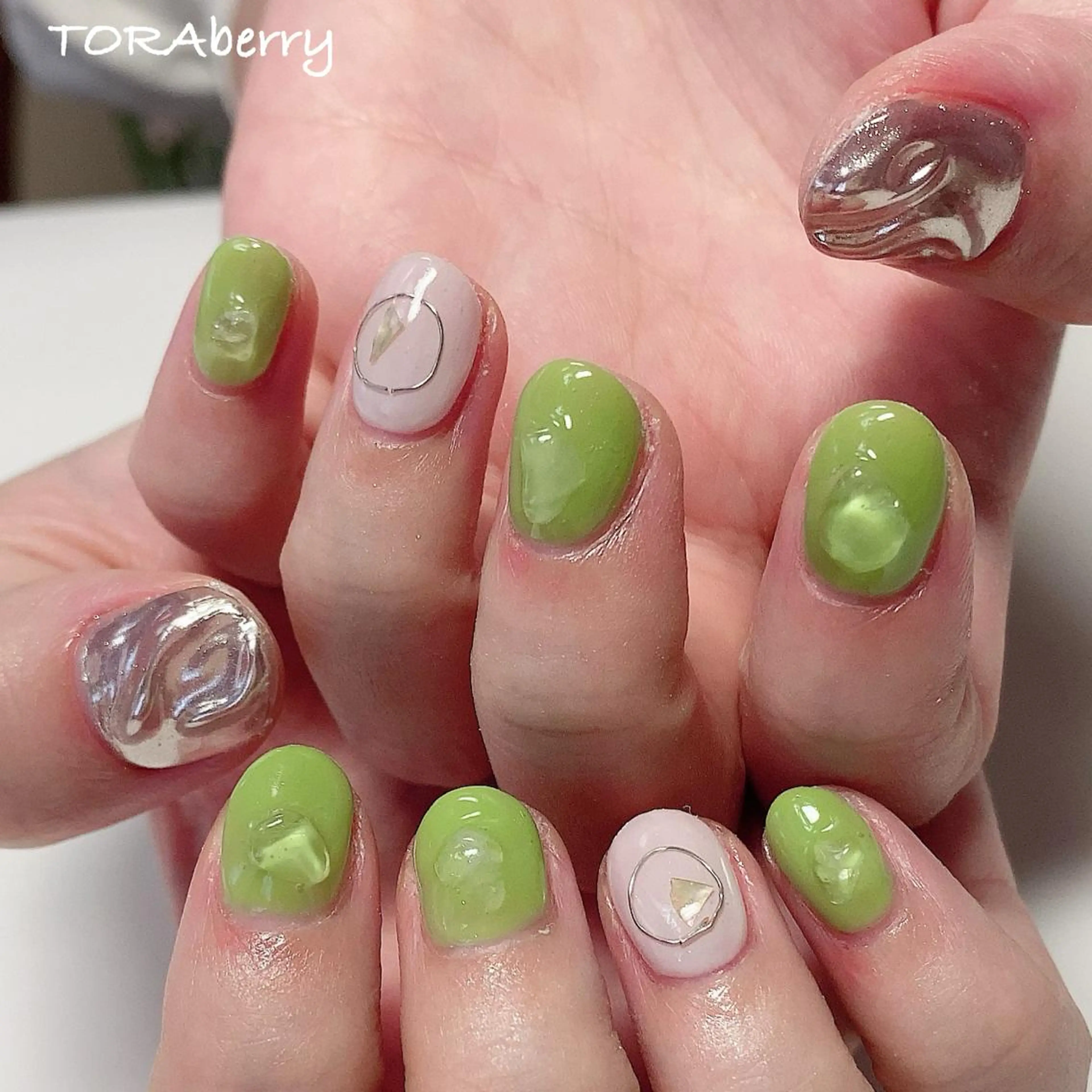 ネイル ピスタチオネイル ハンドネイル ネイリスト なつみのネイルデザイン