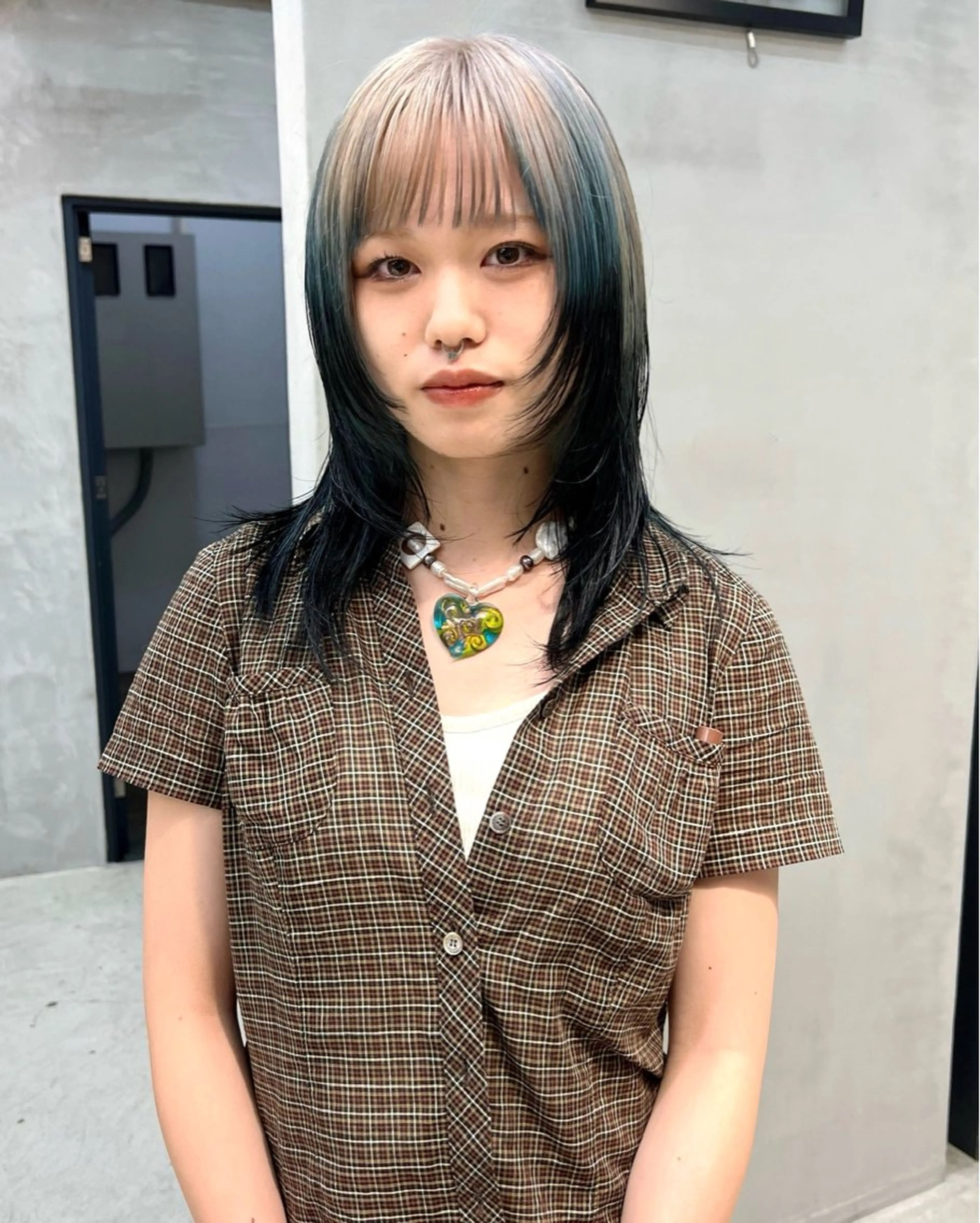 ミディアム カラー ブロンド ウルフカット ヘアカラー トリートメント ブリーチ/似合わせ カット🦕Kaitoのヘアスタイル
