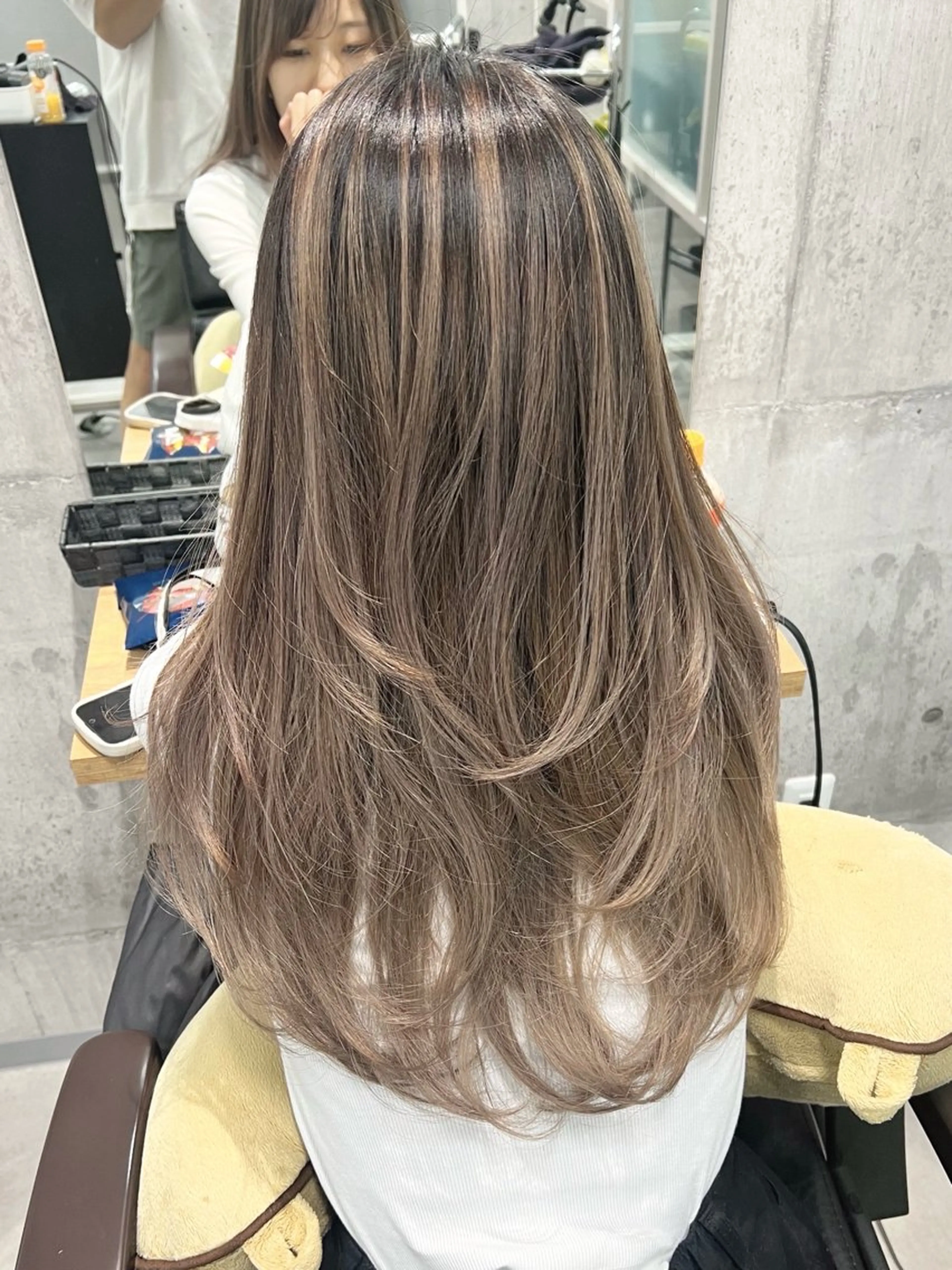 ロング ボブ ハイライト 髪質改善 ヘアカラー トリートメント newi ナカノのヘアスタイル