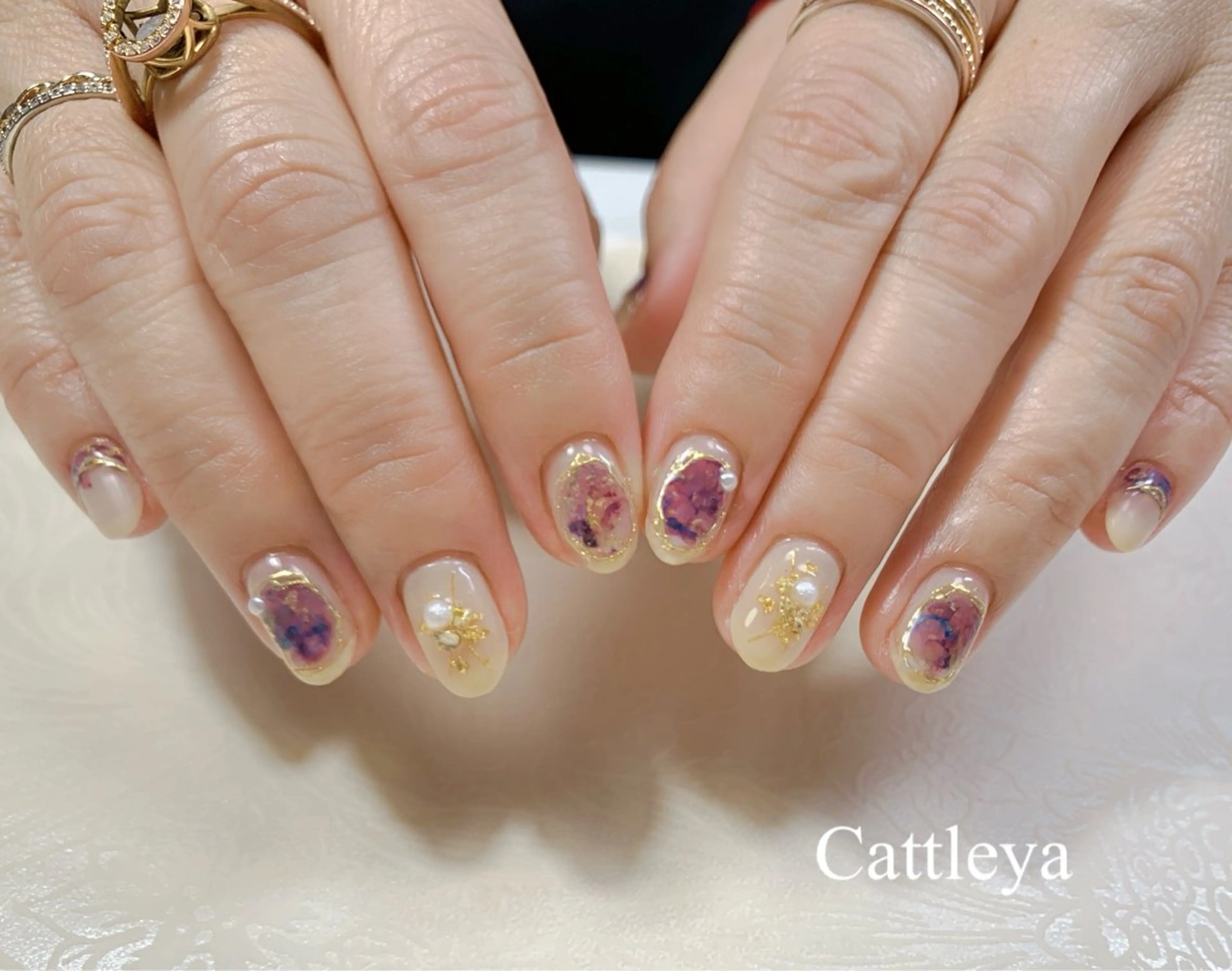 ネイル キラキラネイル ニュアンスネイル オフィスネイル ハンドネイル Cattleya カトレアのネイルデザイン