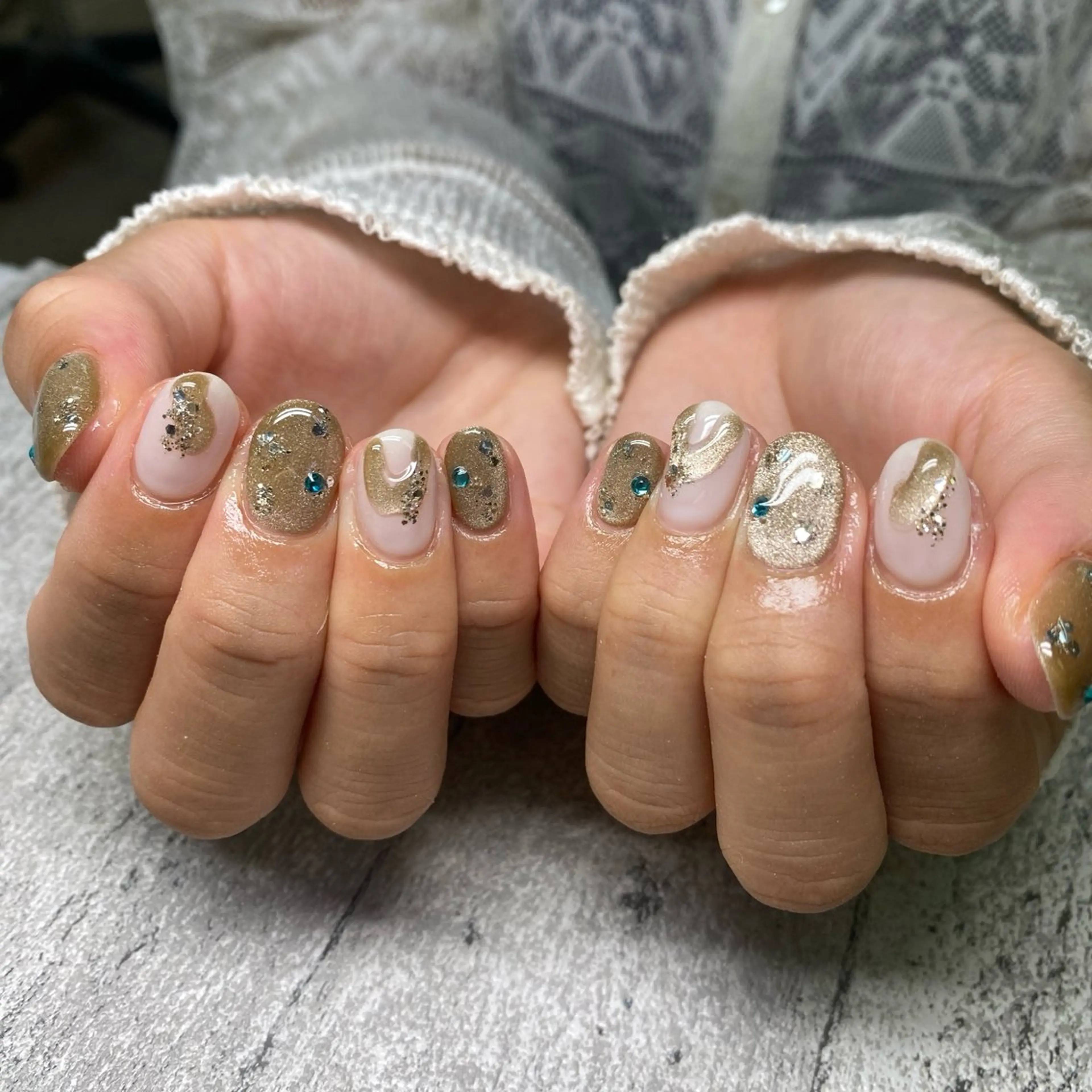 ネイル ハンドネイル Bianca🩶 TAMIYAのネイルデザイン