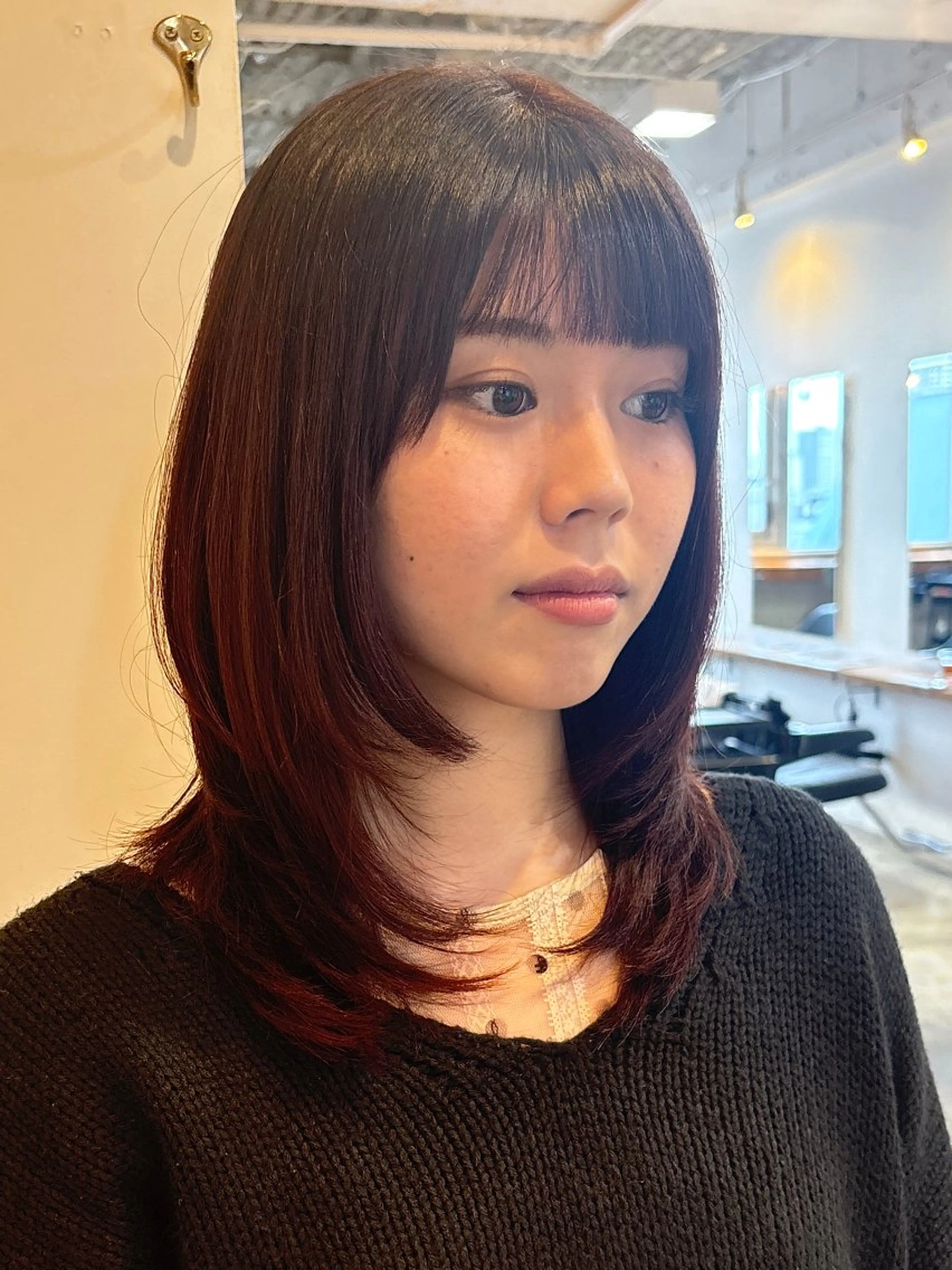 ミディアム カラー カット ヘアカラー トリートメント RIN／韓国ヘア レイヤーカットのヘアスタイル